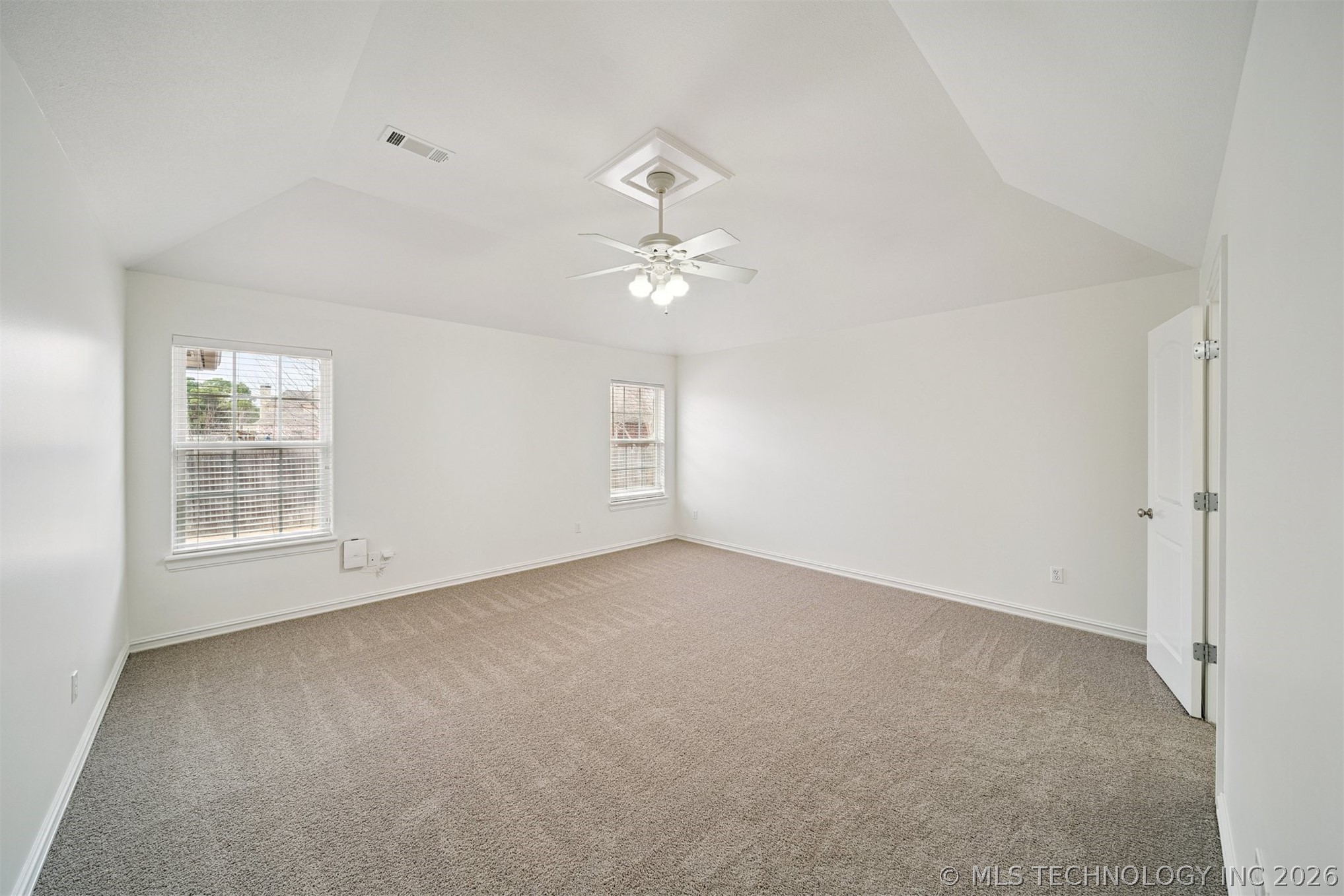 2212 N 12th Place Property Photo 9