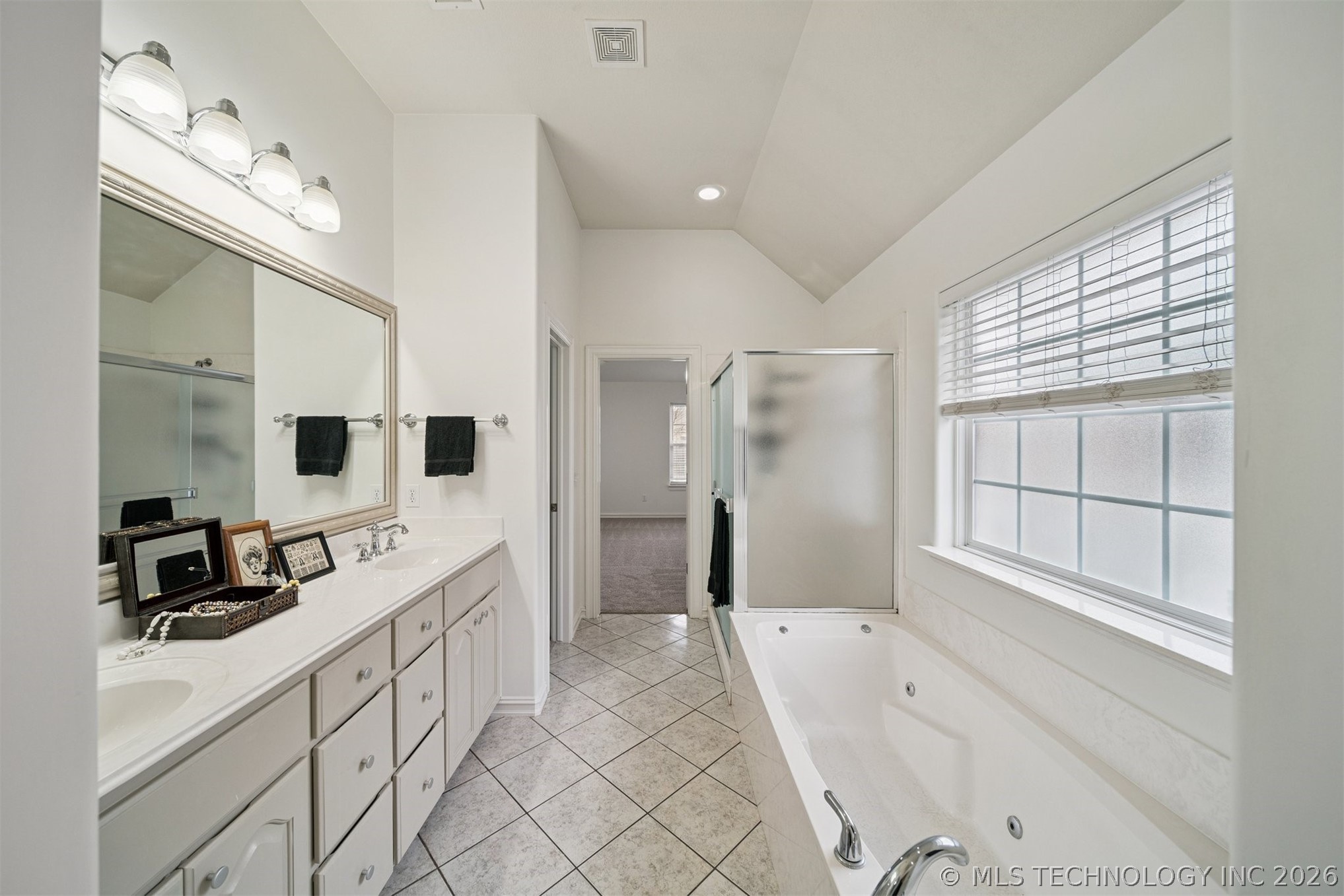 2212 N 12th Place Property Photo 13