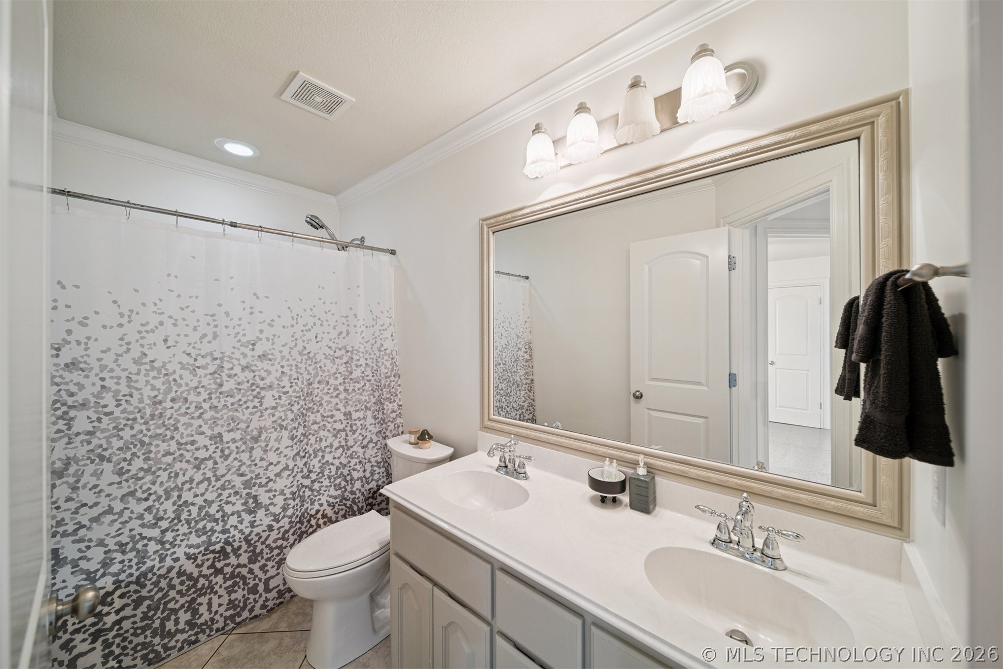 2212 N 12th Place Property Photo 32