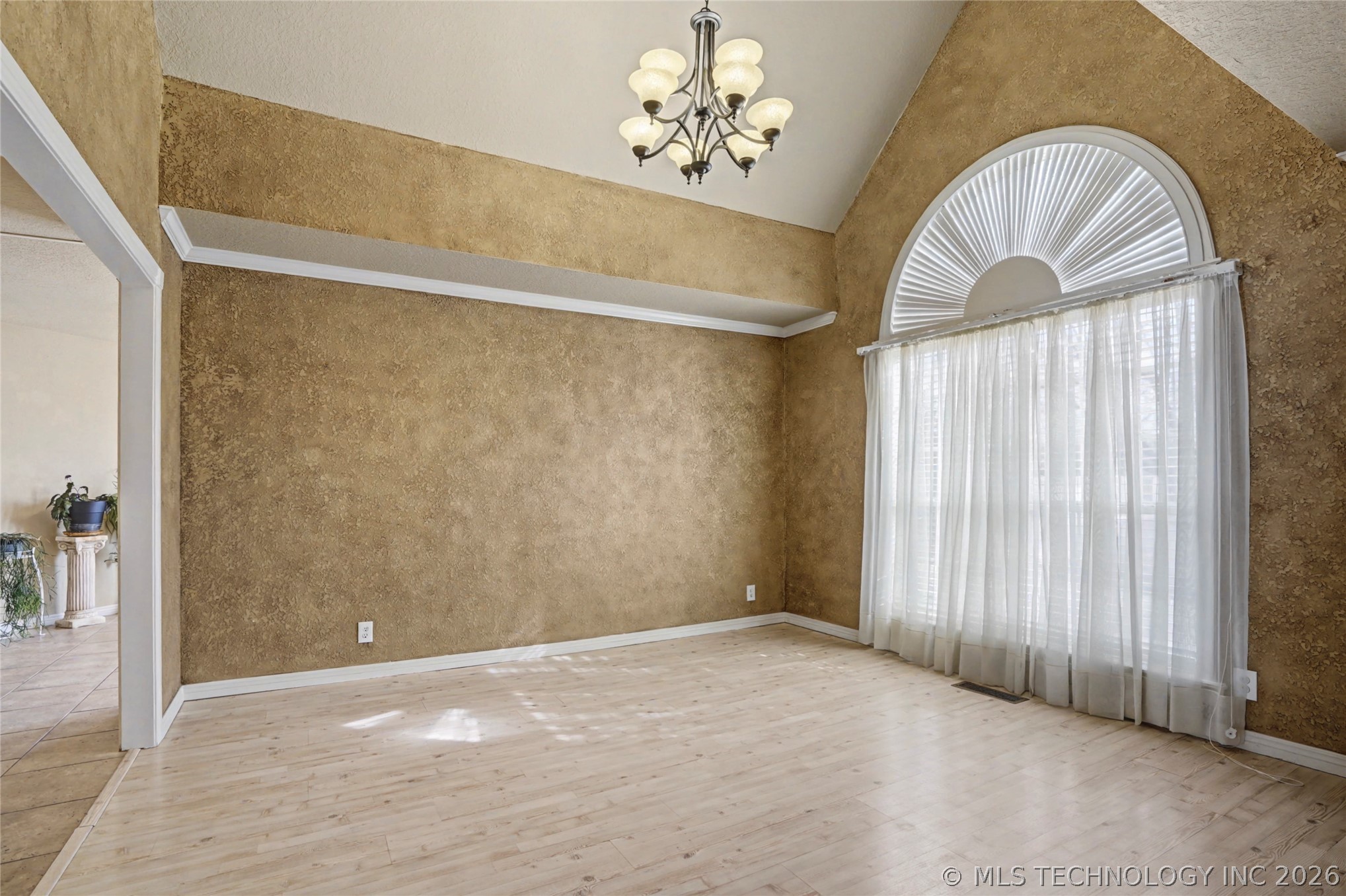 1300 E Boise Street Property Photo 7