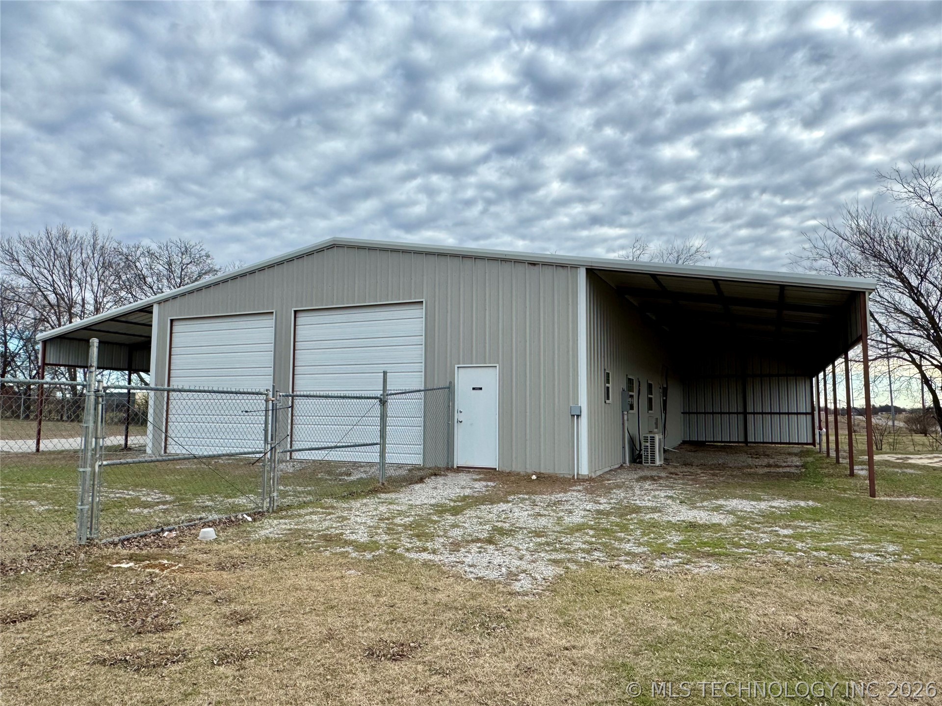 17506 Us Hwy 77 Property Photo 2