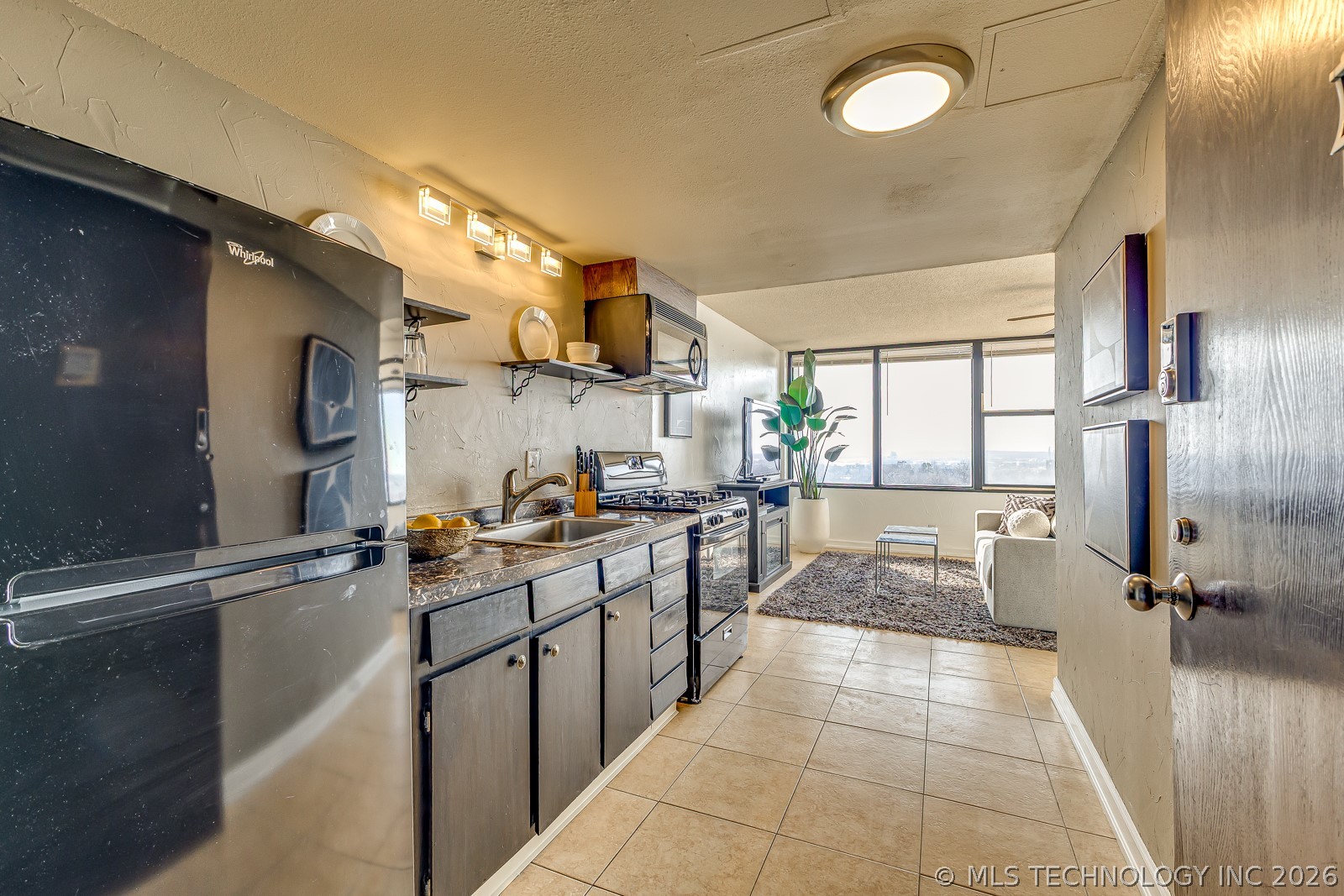 410 W 7th Street 1230 Property Photo 7