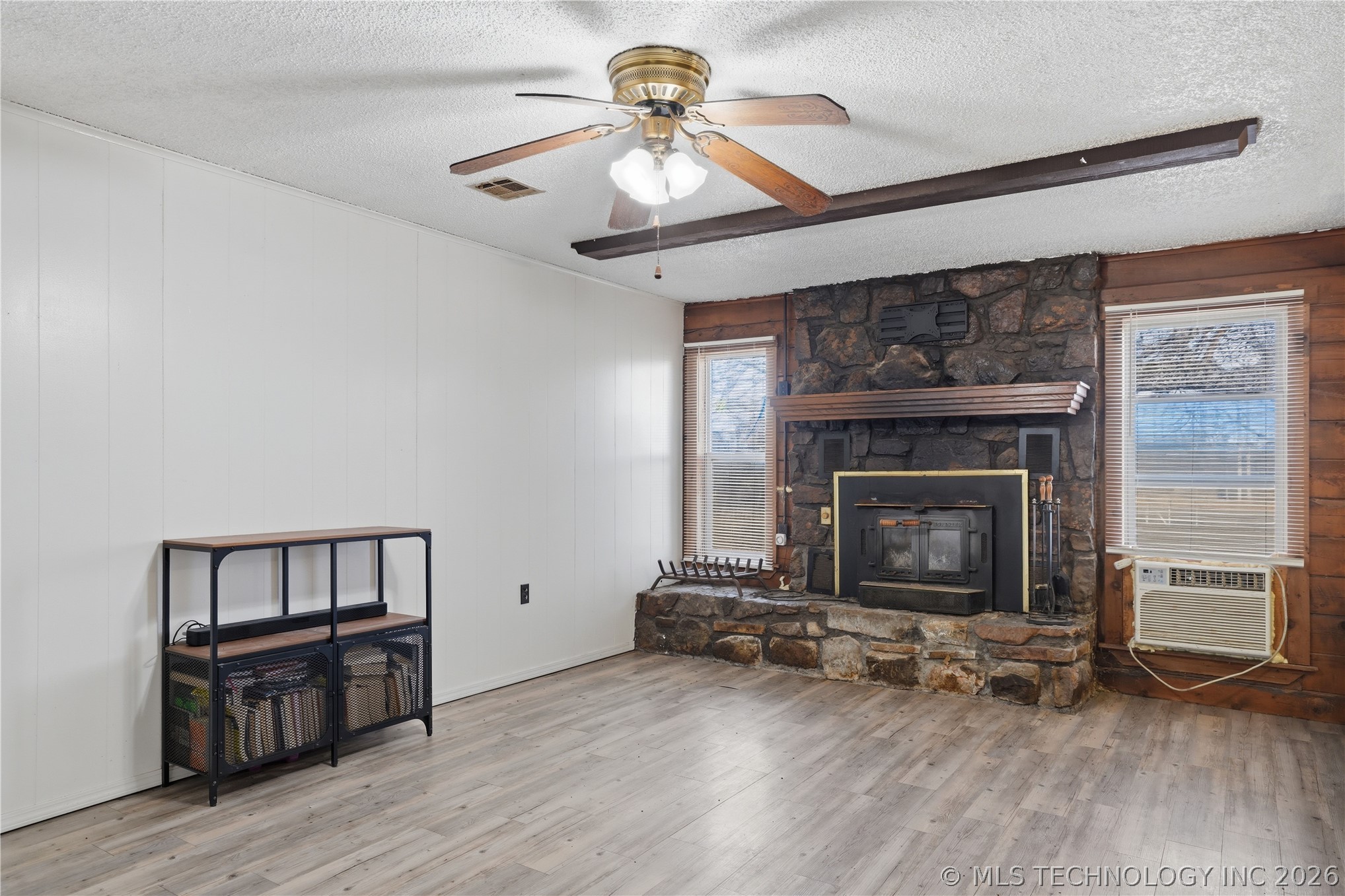 98426 Us Highway 59 Property Photo 3