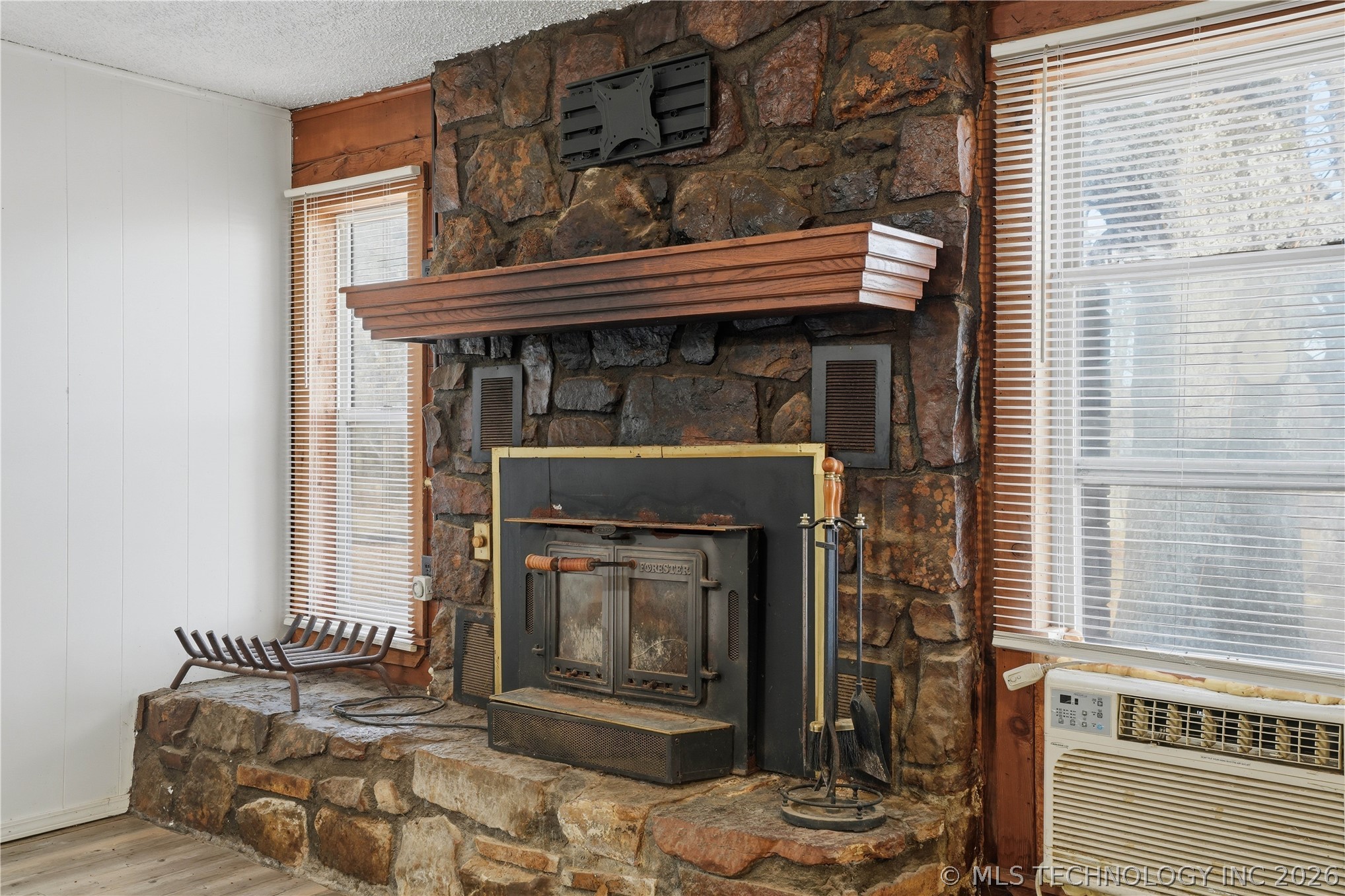98426 Us Highway 59 Property Photo 5