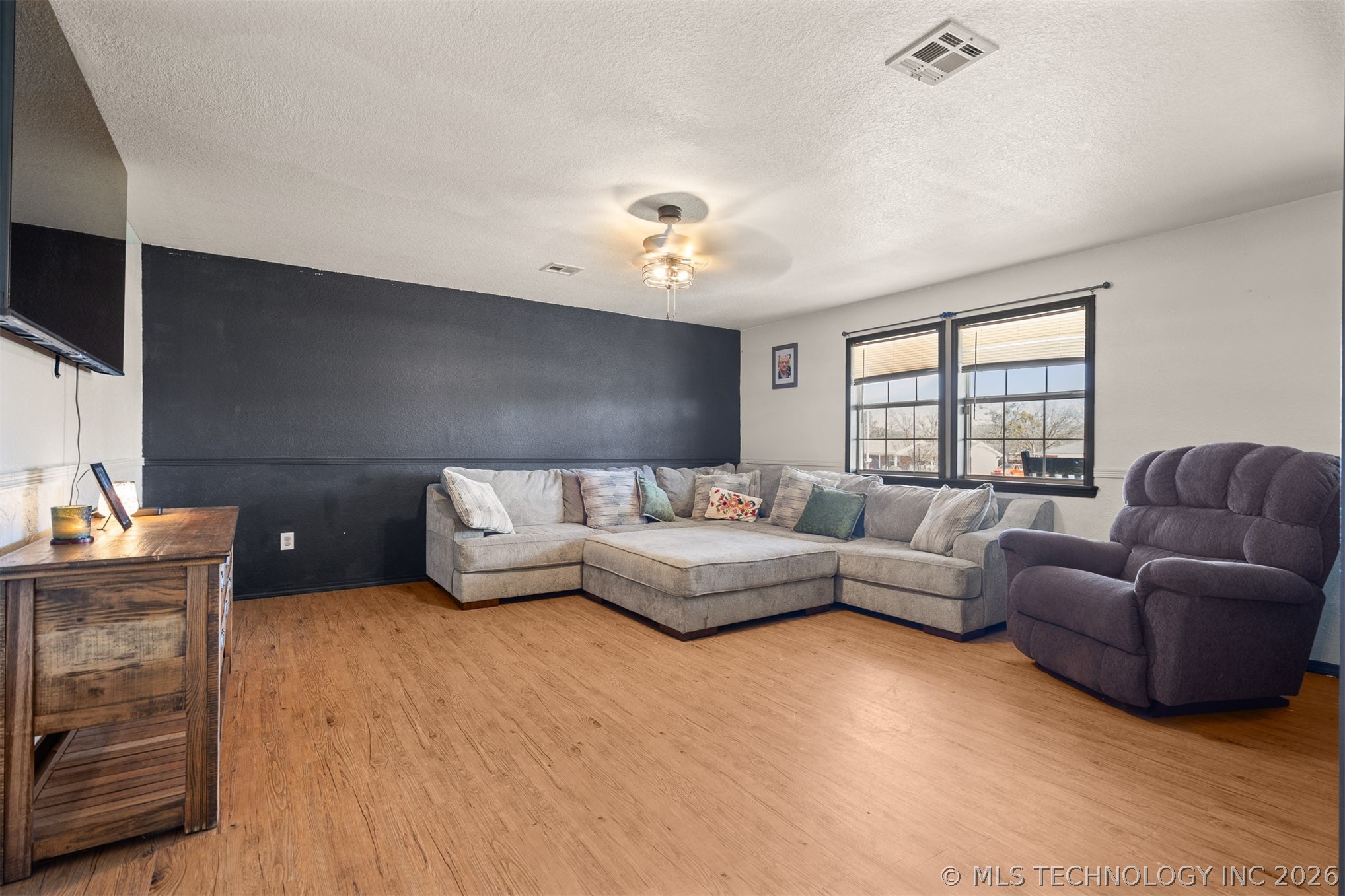 1820 W 14th Street Property Photo 4