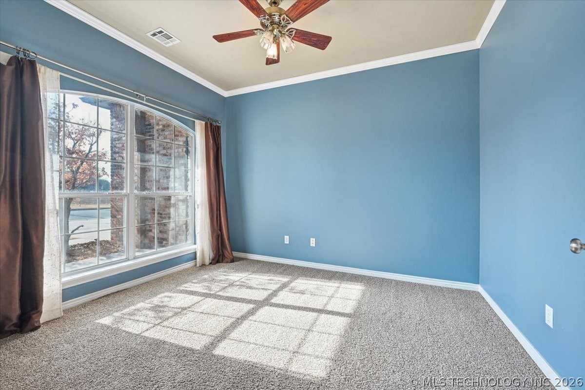 1400 W Granger Street Property Photo 6