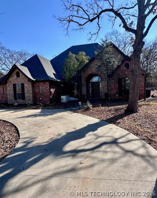 383 Bridlewood Drive Property Photo 1