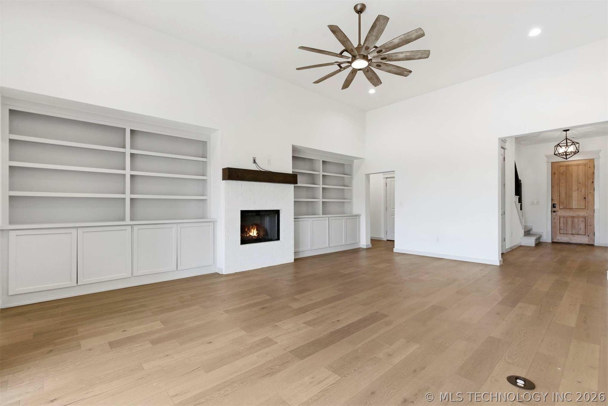 12723 S Maplewood Avenue Property Photo 6