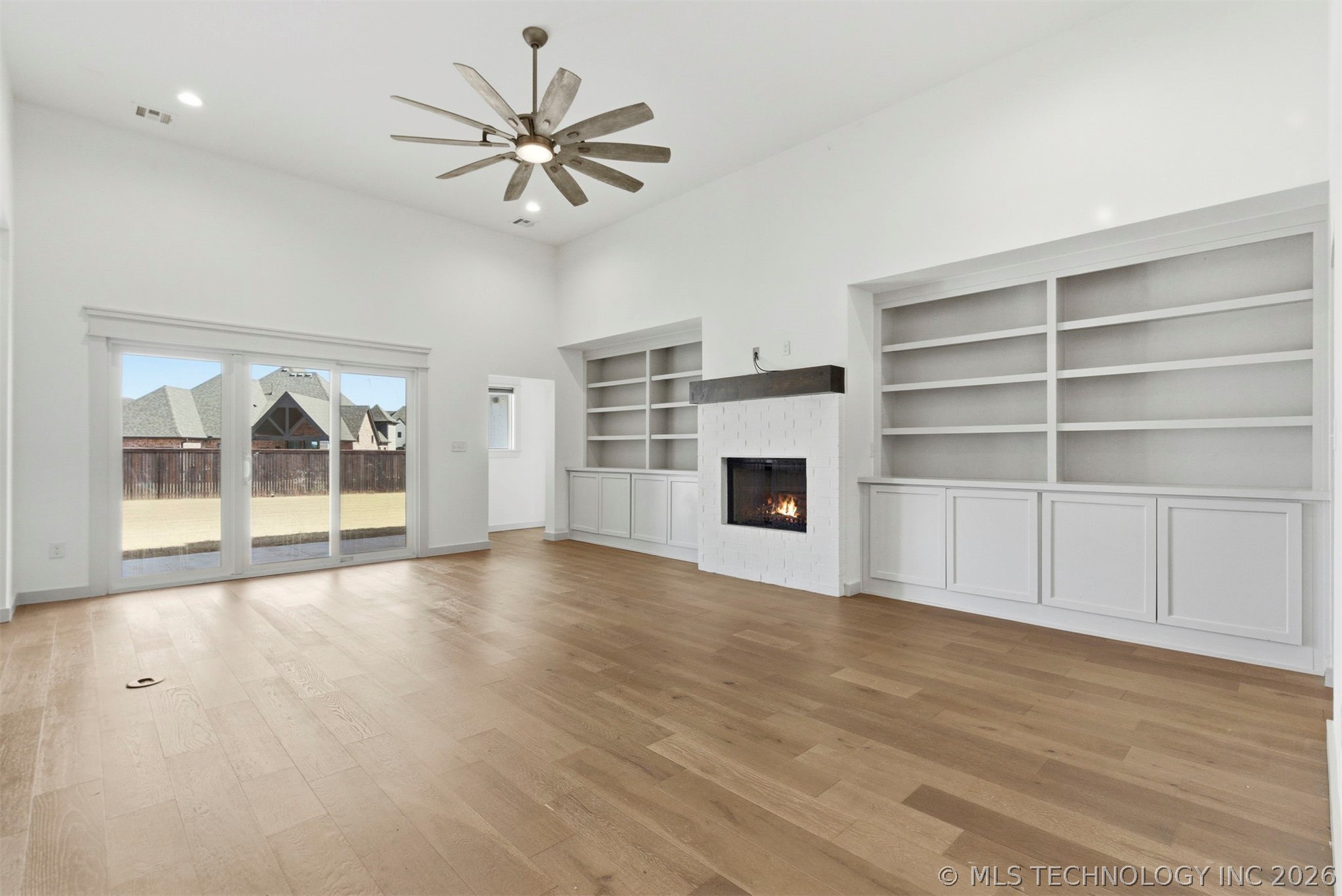 12723 S Maplewood Avenue Property Photo 8