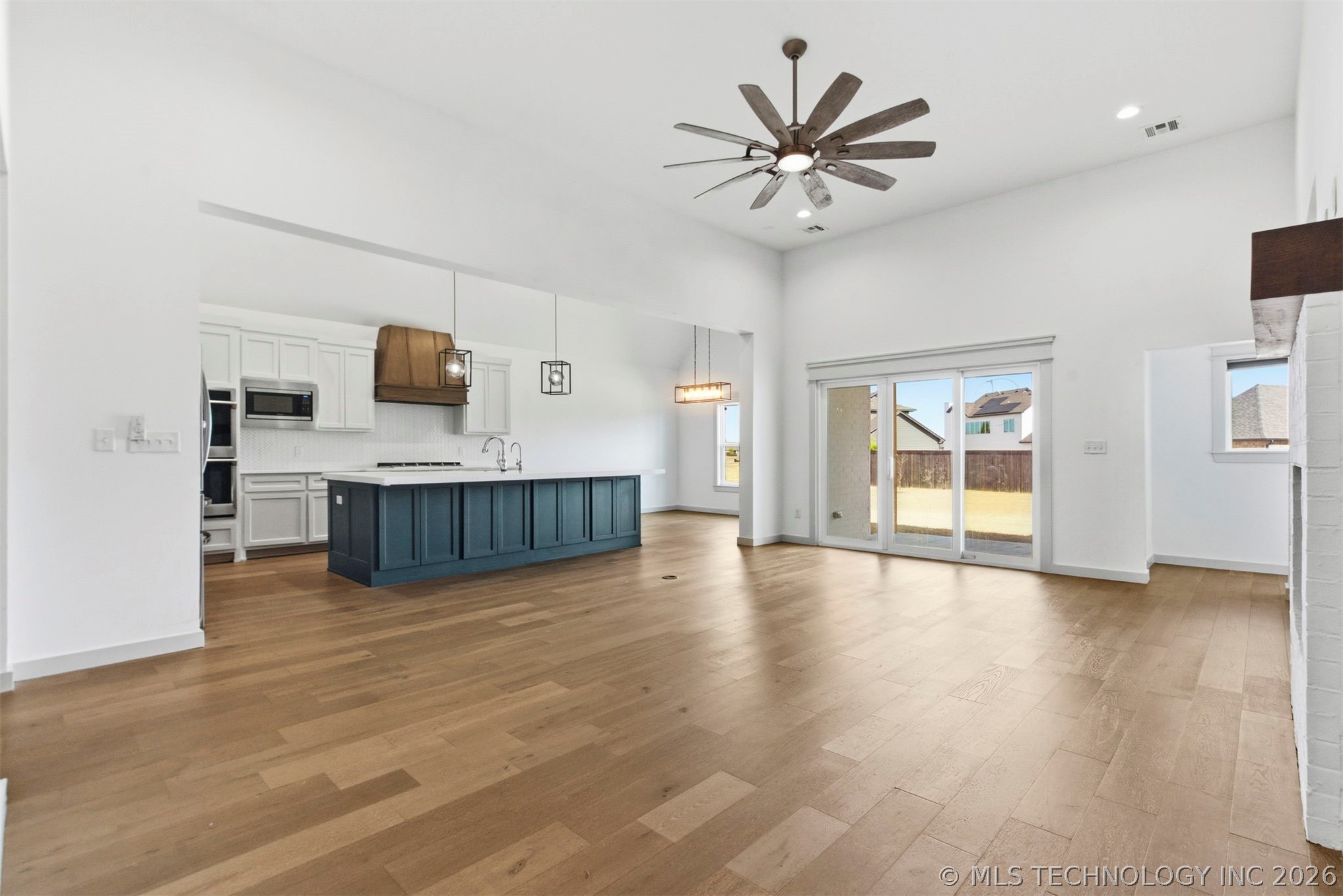 12723 S Maplewood Avenue Property Photo 9