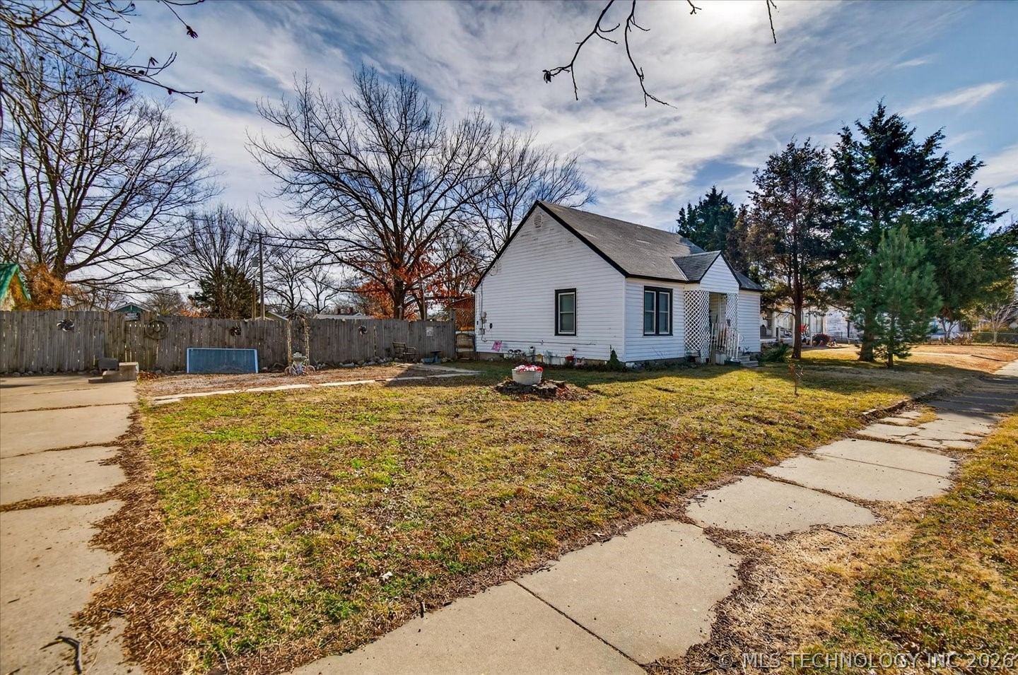 408 S Chickasaw Avenue Property Photo 2