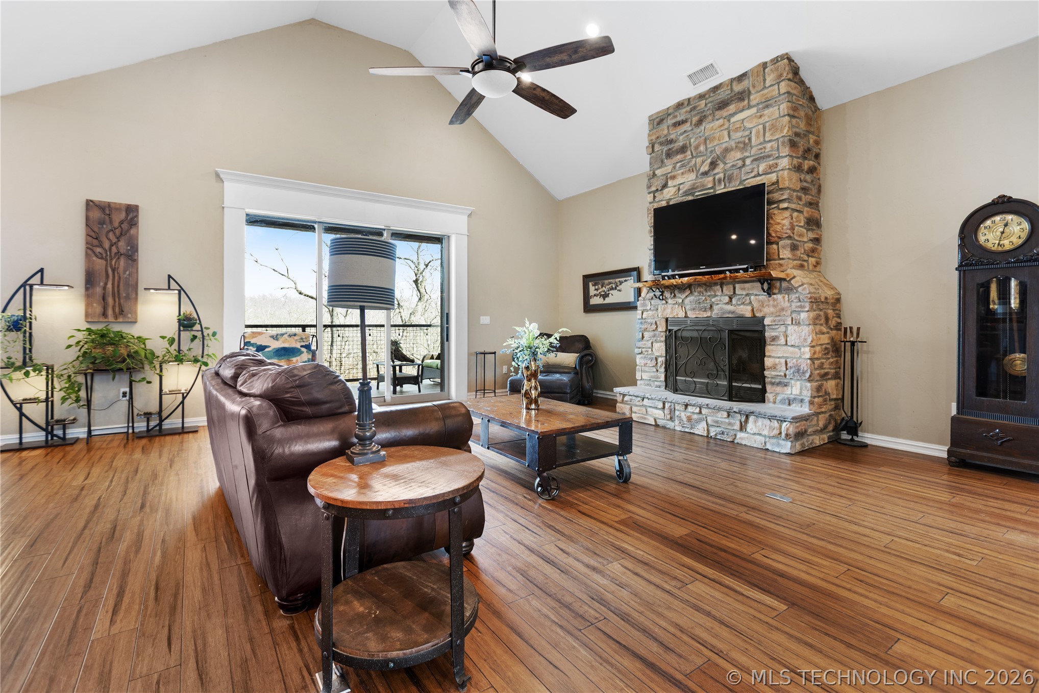 11802 S Hickory Lane Property Photo 5