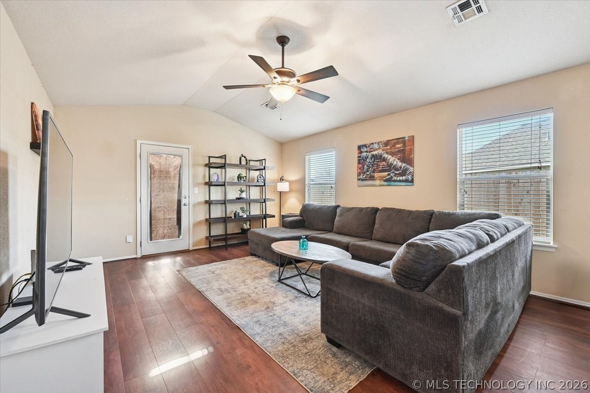 15148 E 108th Place N Property Photo 4