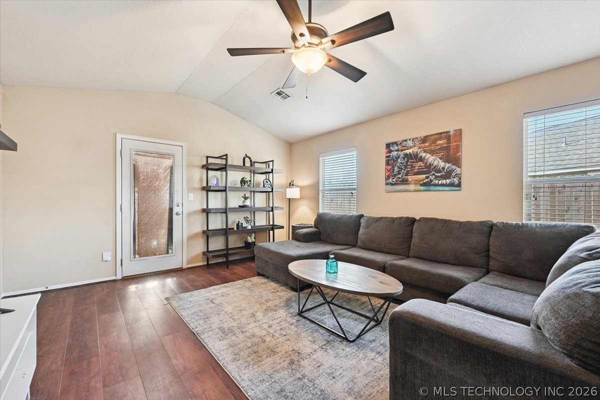 15148 E 108th Place N Property Photo 5