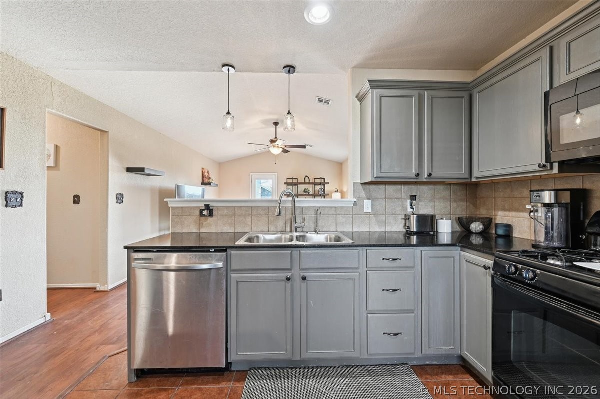 15148 E 108th Place N Property Photo 12