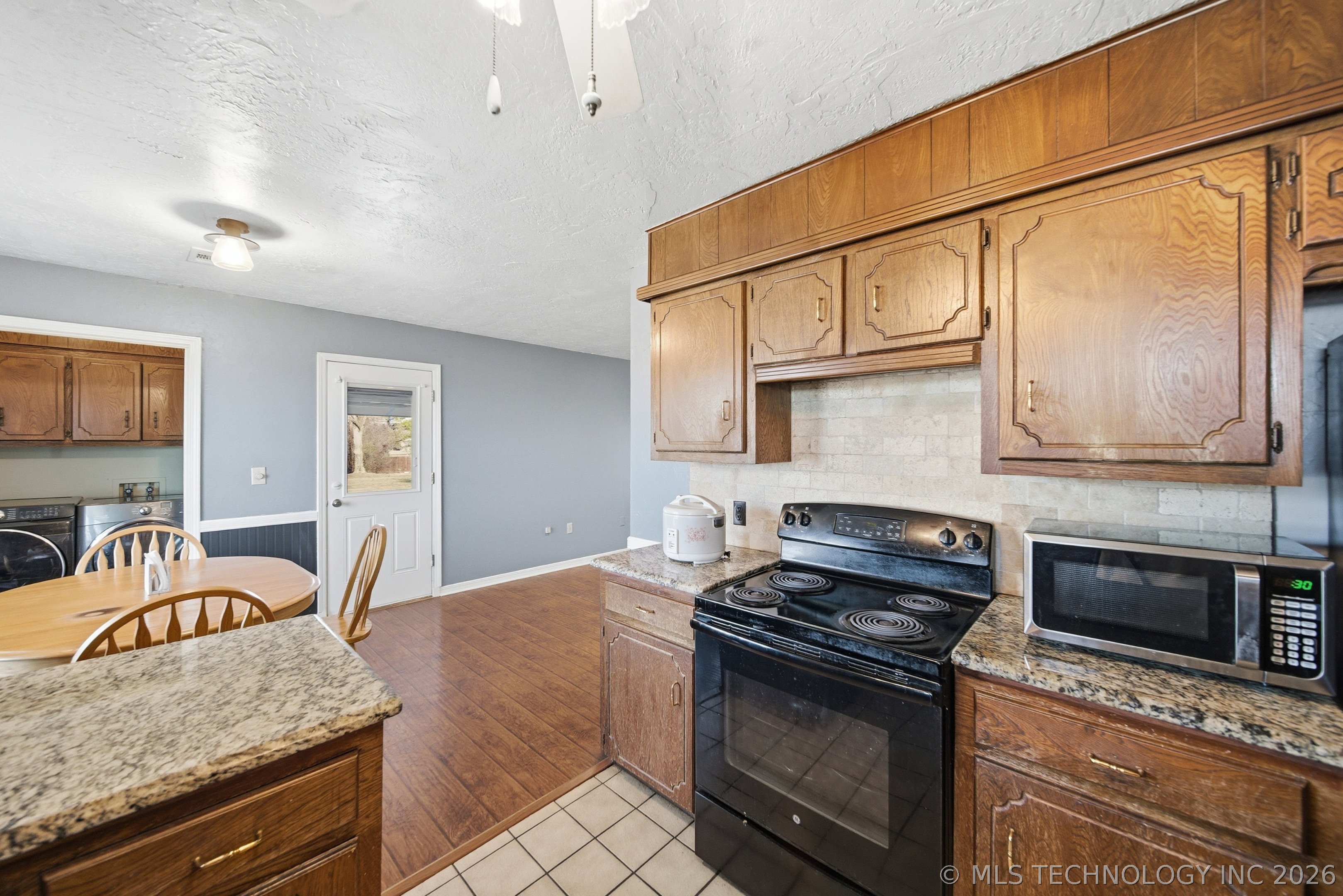 31717 S Earlene Avenue Property Photo 13