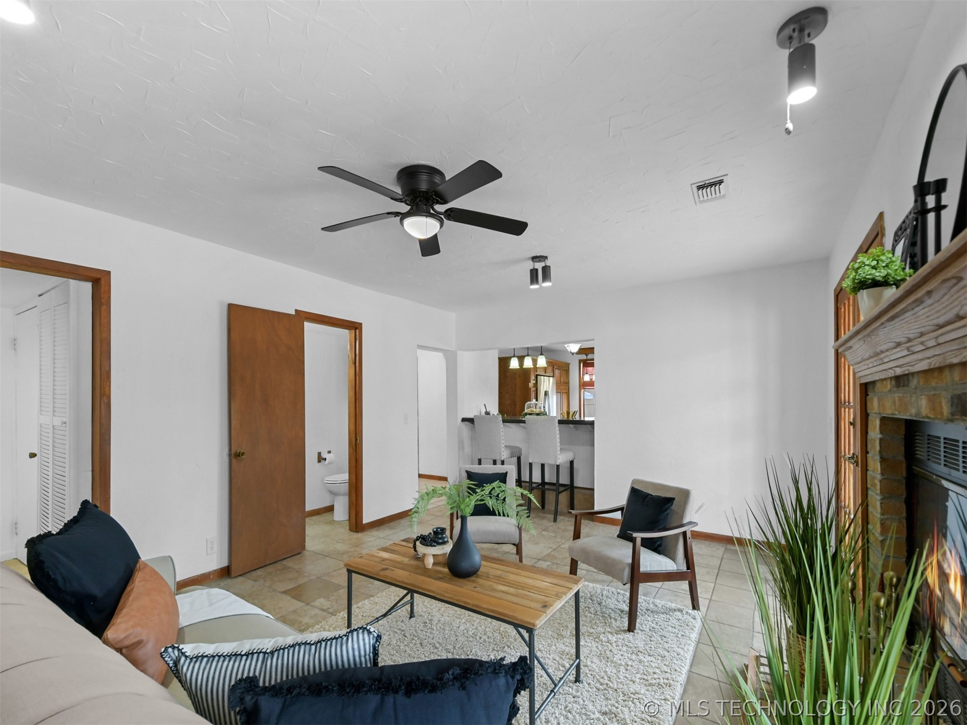 5148 Enville Property Photo 4
