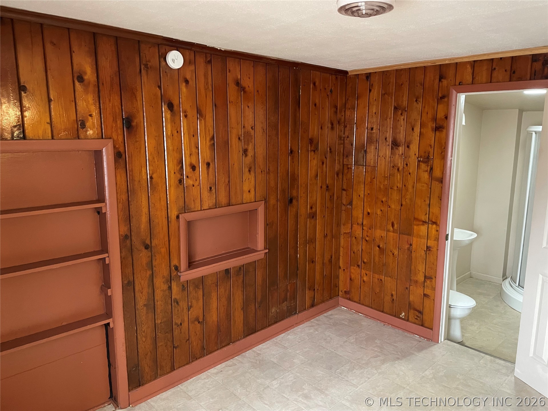 111 Leoser Street Property Photo 5
