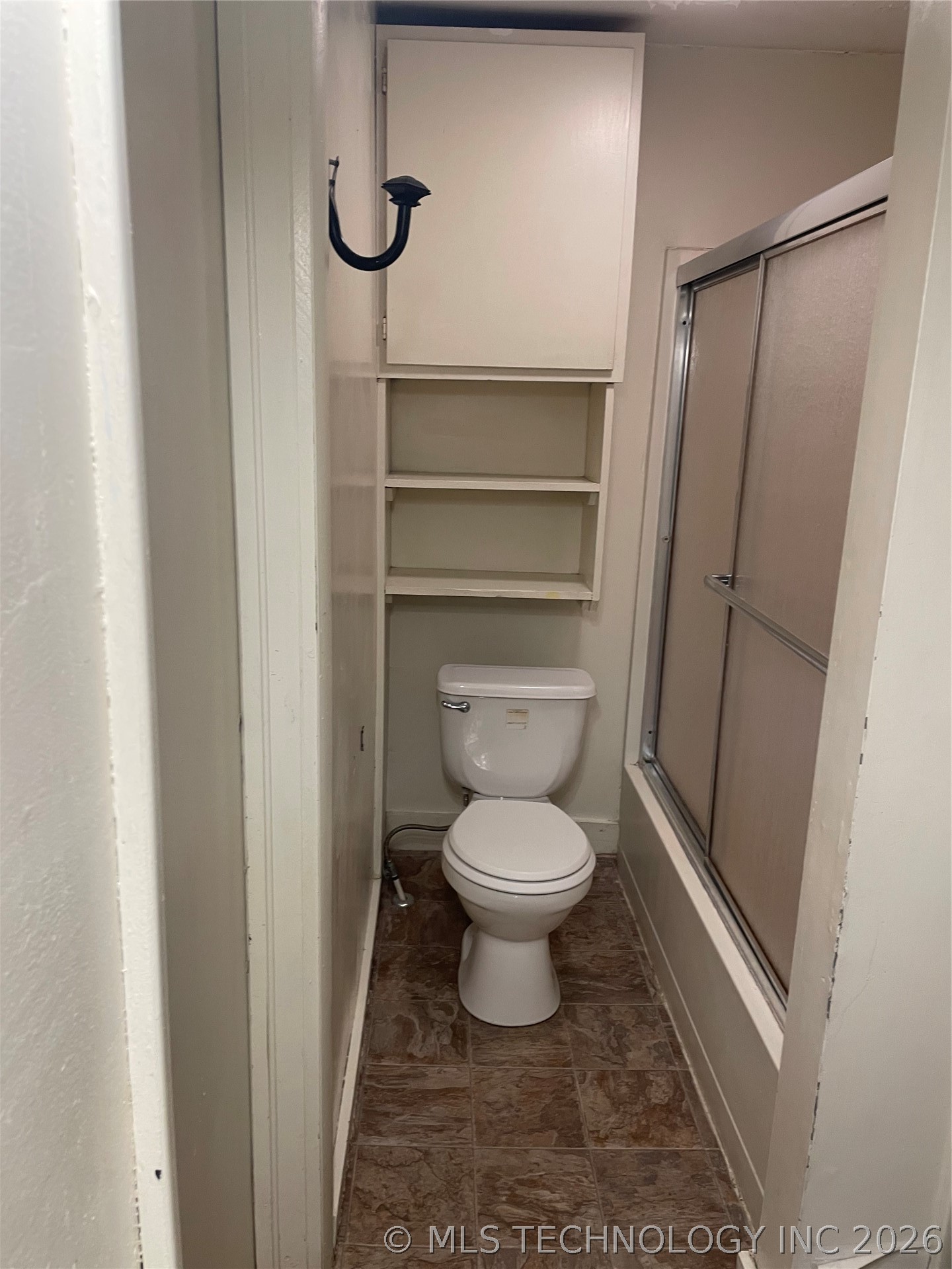 111 Leoser Street Property Photo 10