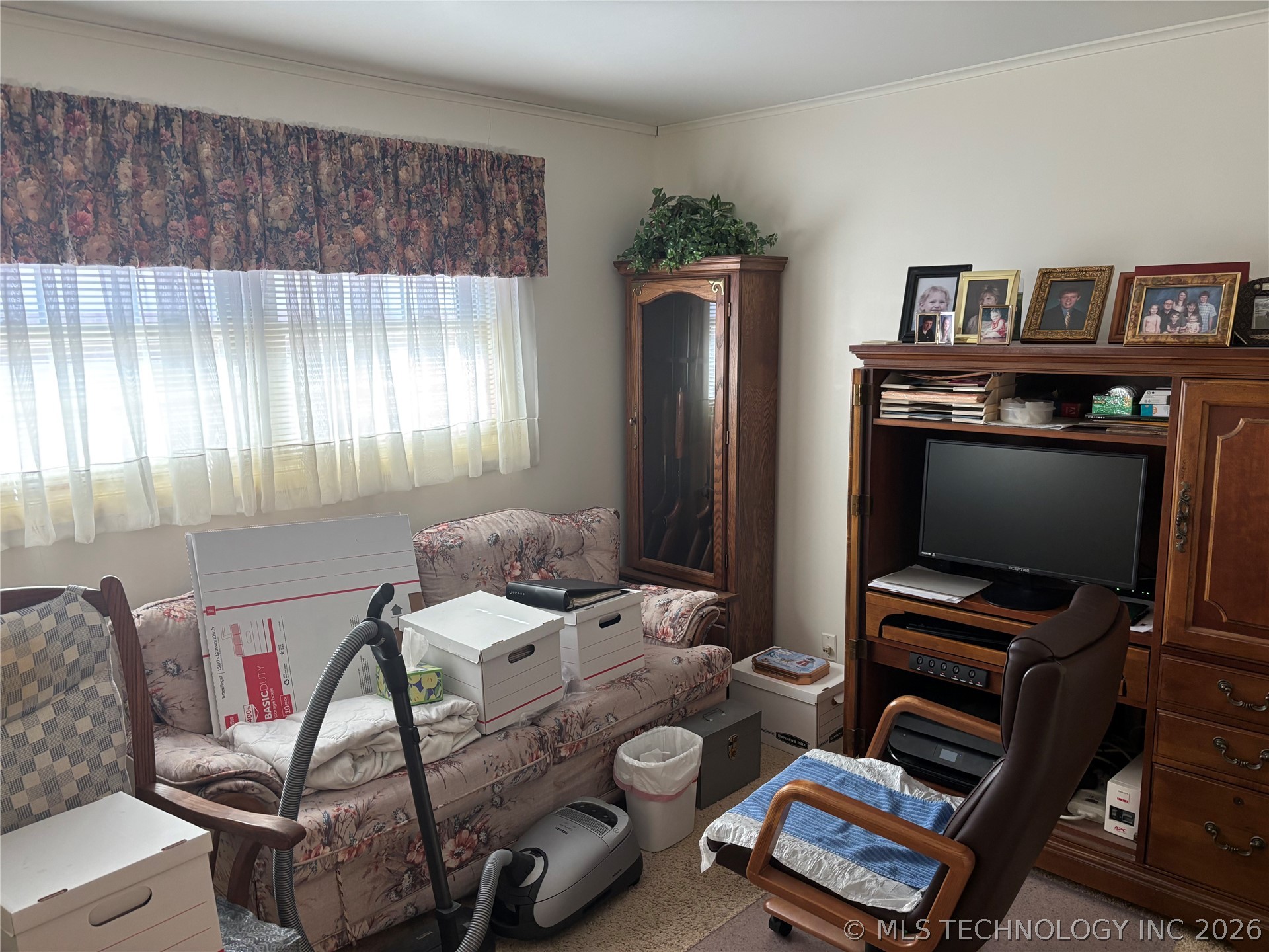 5859 S Quebec Avenue Property Photo 10