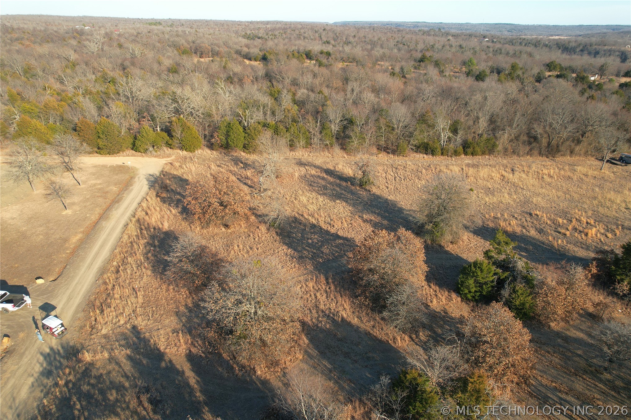 2 E 1133 Road Property Photo 3