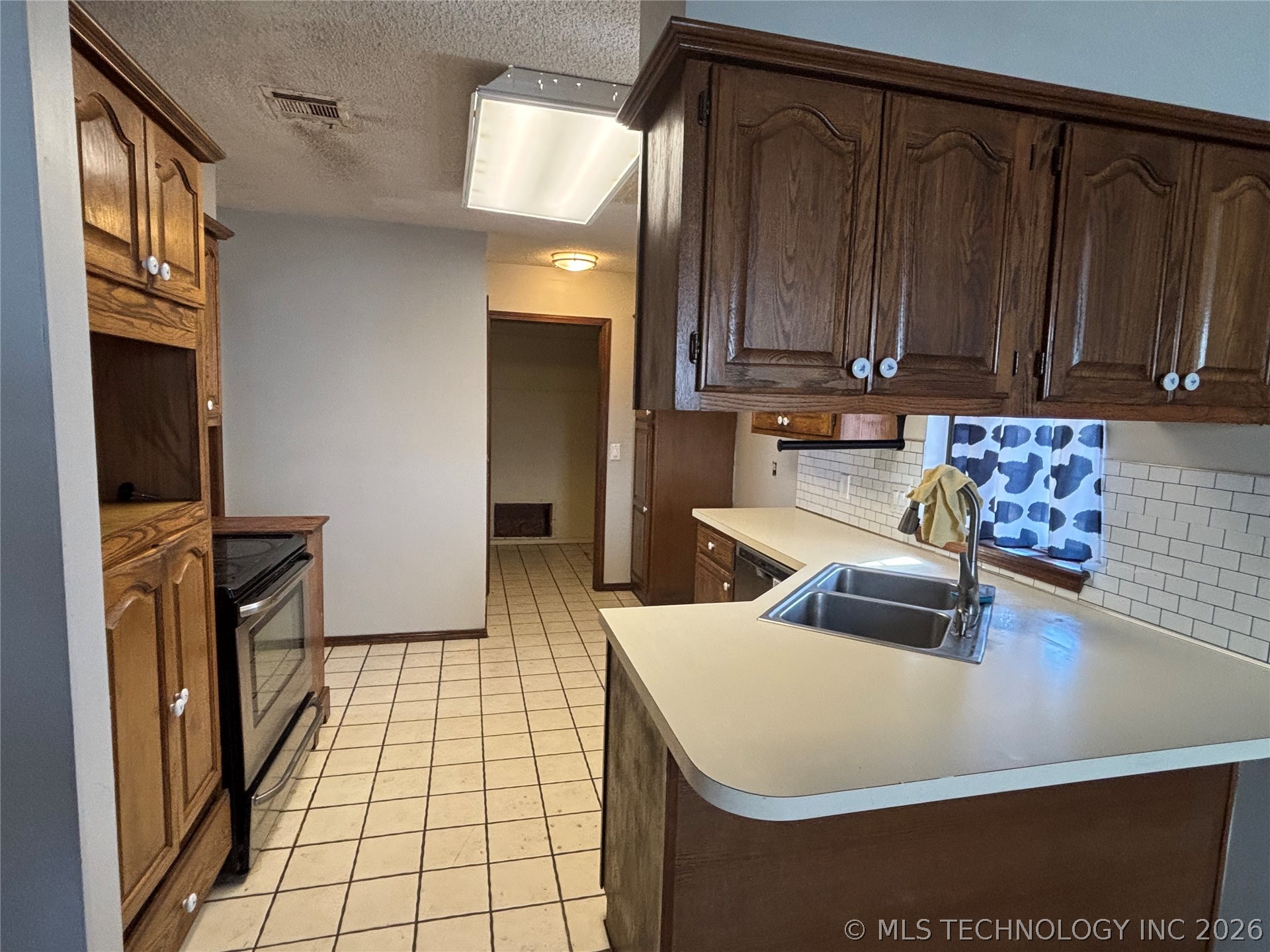 1701 W Inglewood Street Property Photo 4