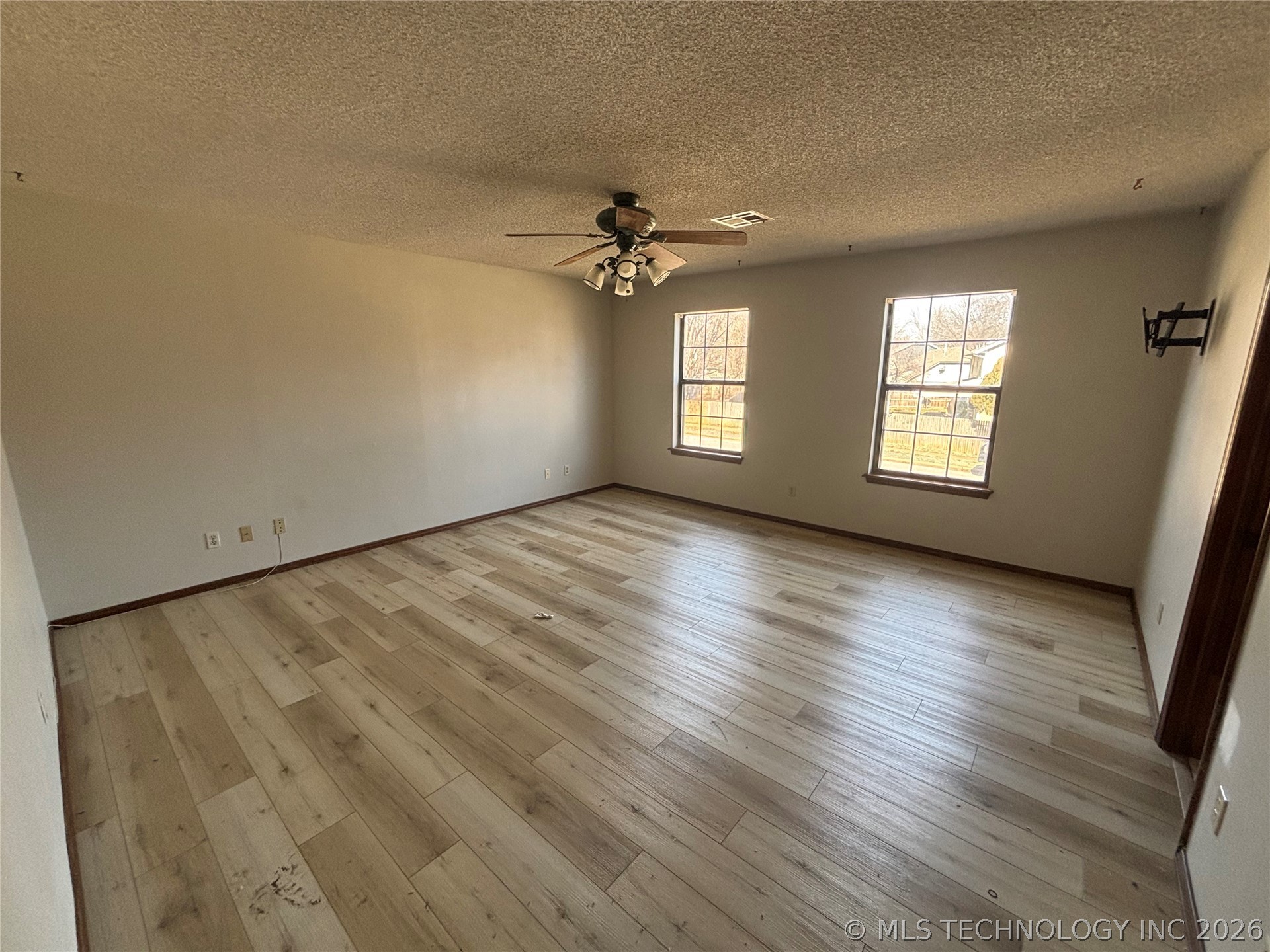 1701 W Inglewood Street Property Photo 17