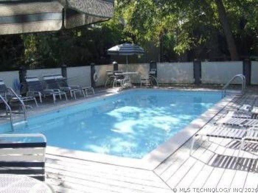 5521 E 51st Street 8-b Property Photo 21