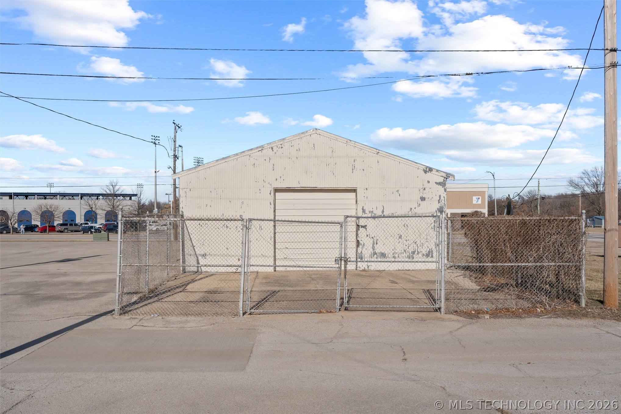 100 Se Dewey Avenue Property Photo 6