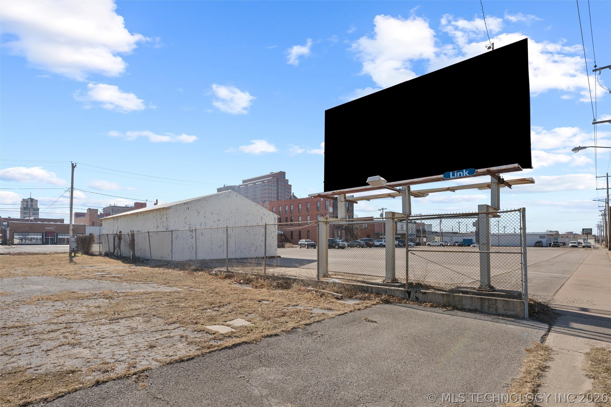 100 Se Dewey Avenue Property Photo 8