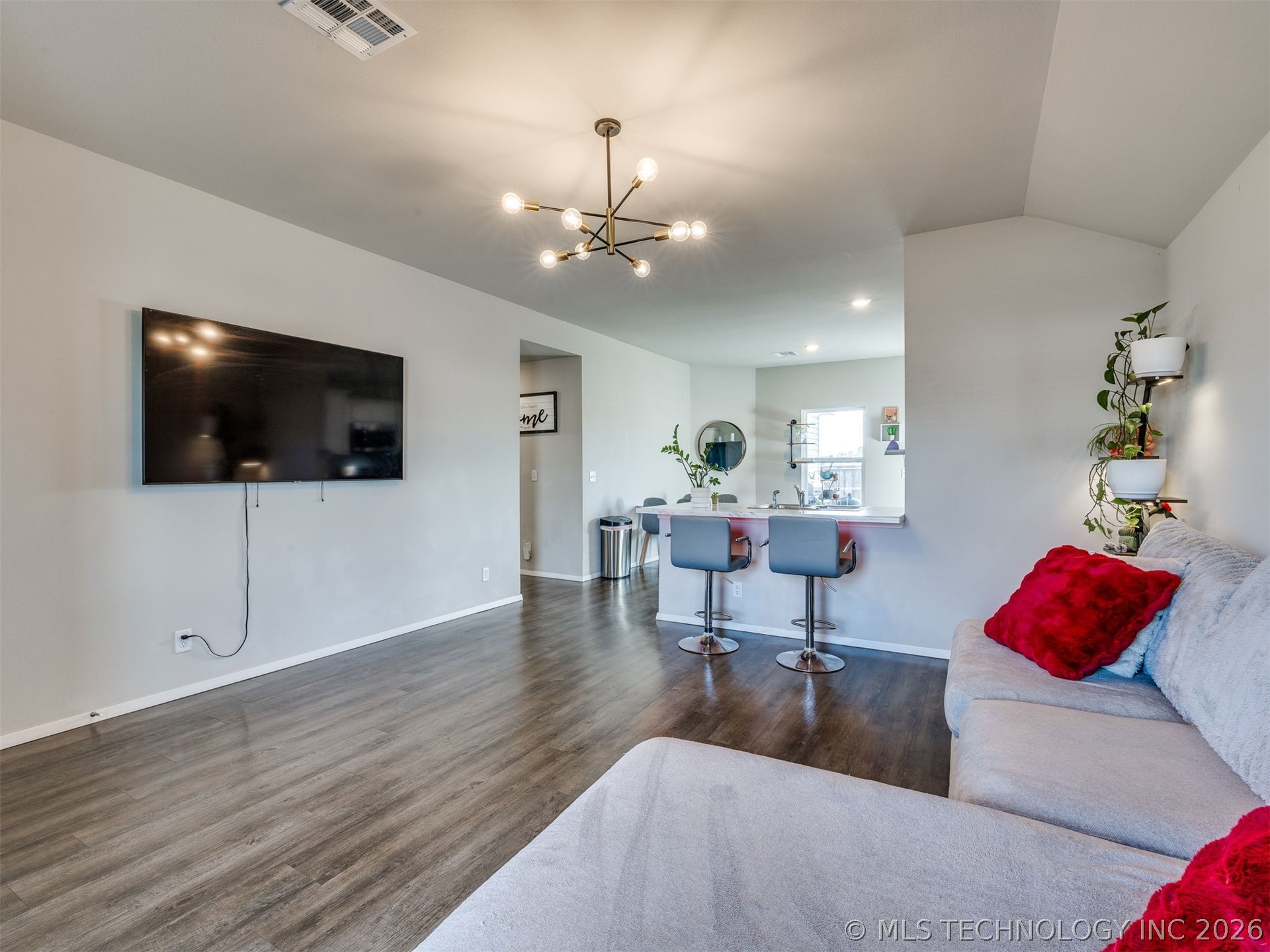 3804 S 146 Avenue Property Photo 5