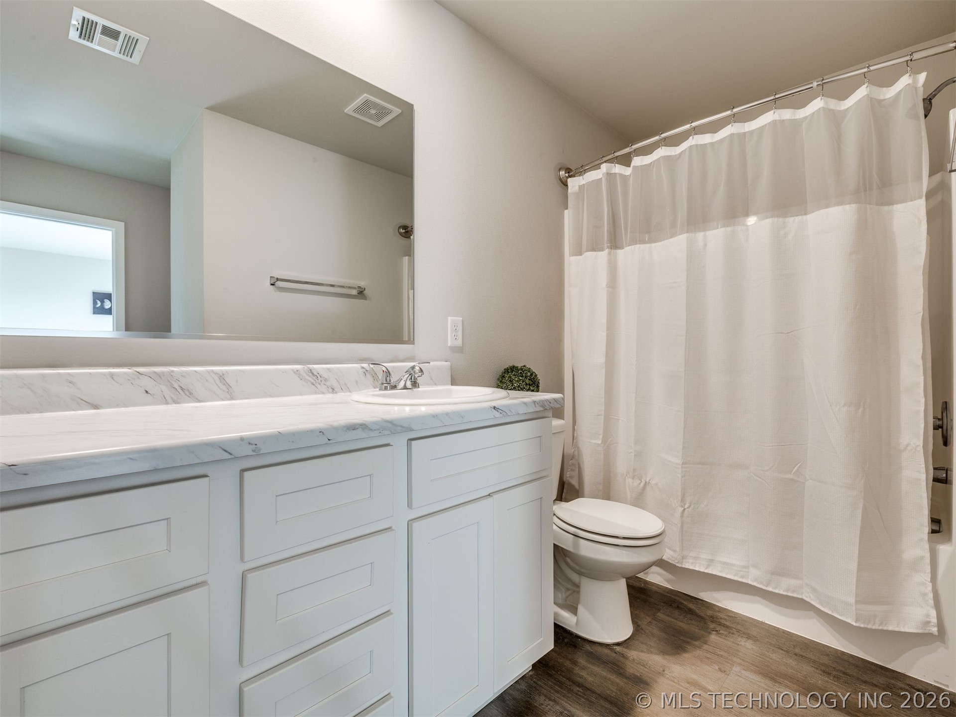 3804 S 146 Avenue Property Photo 20
