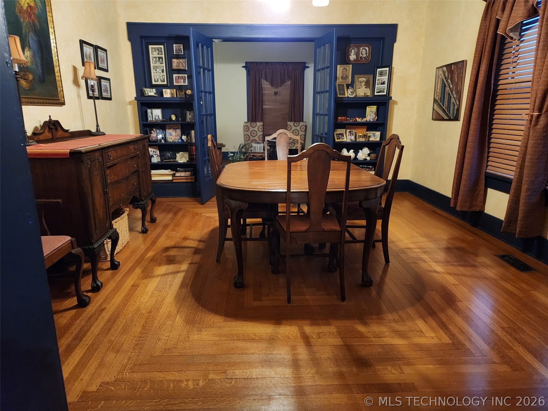 216 E 18th Street Property Photo 13