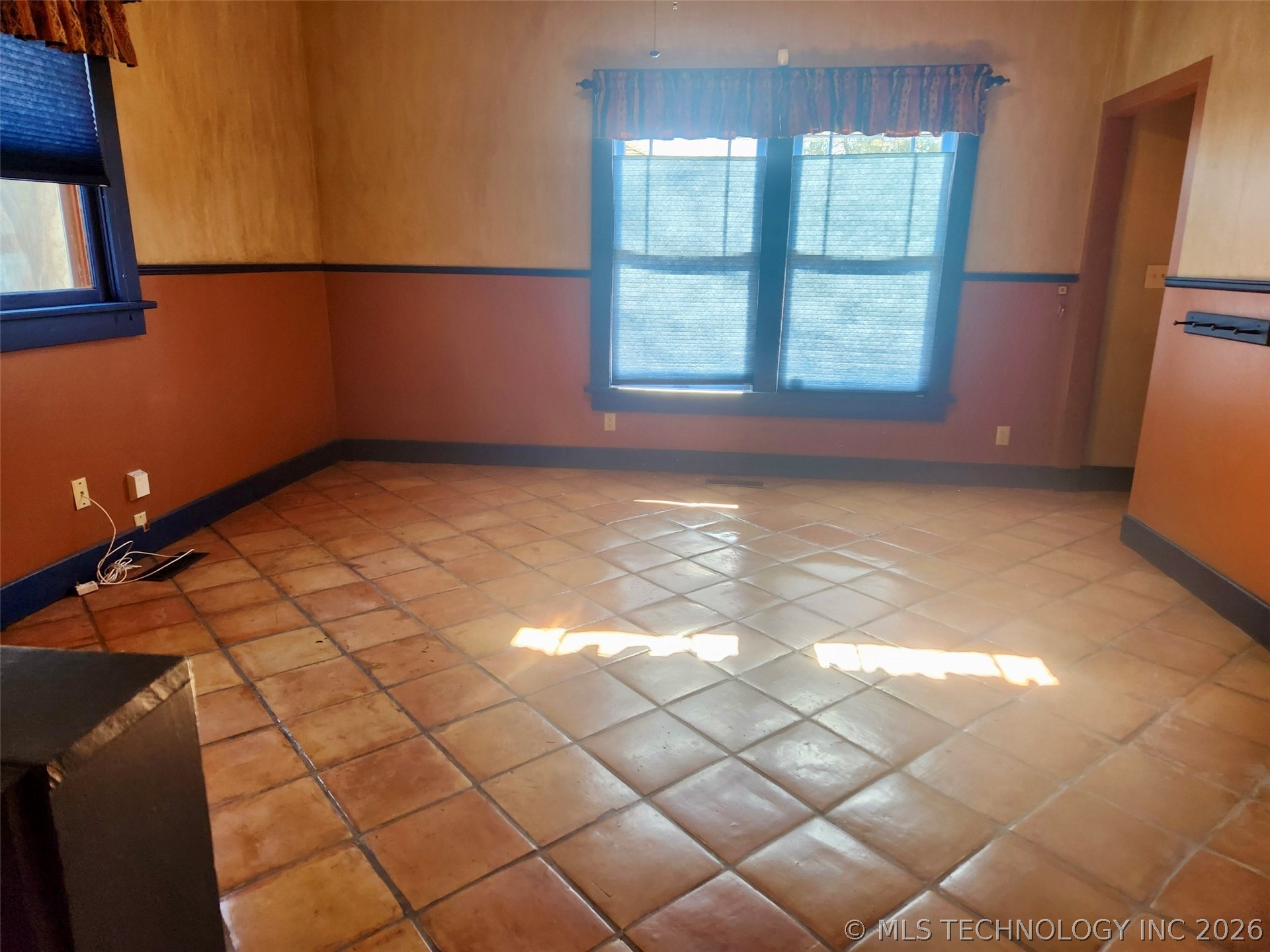 216 E 18th Street Property Photo 14
