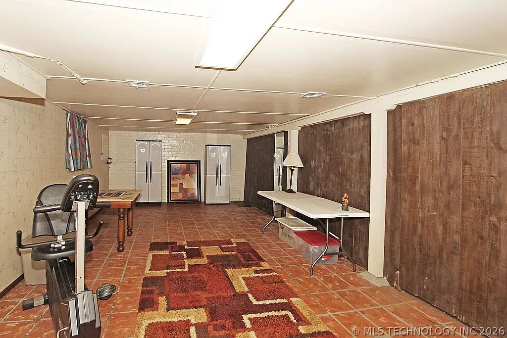 216 E 18th Street Property Photo 20