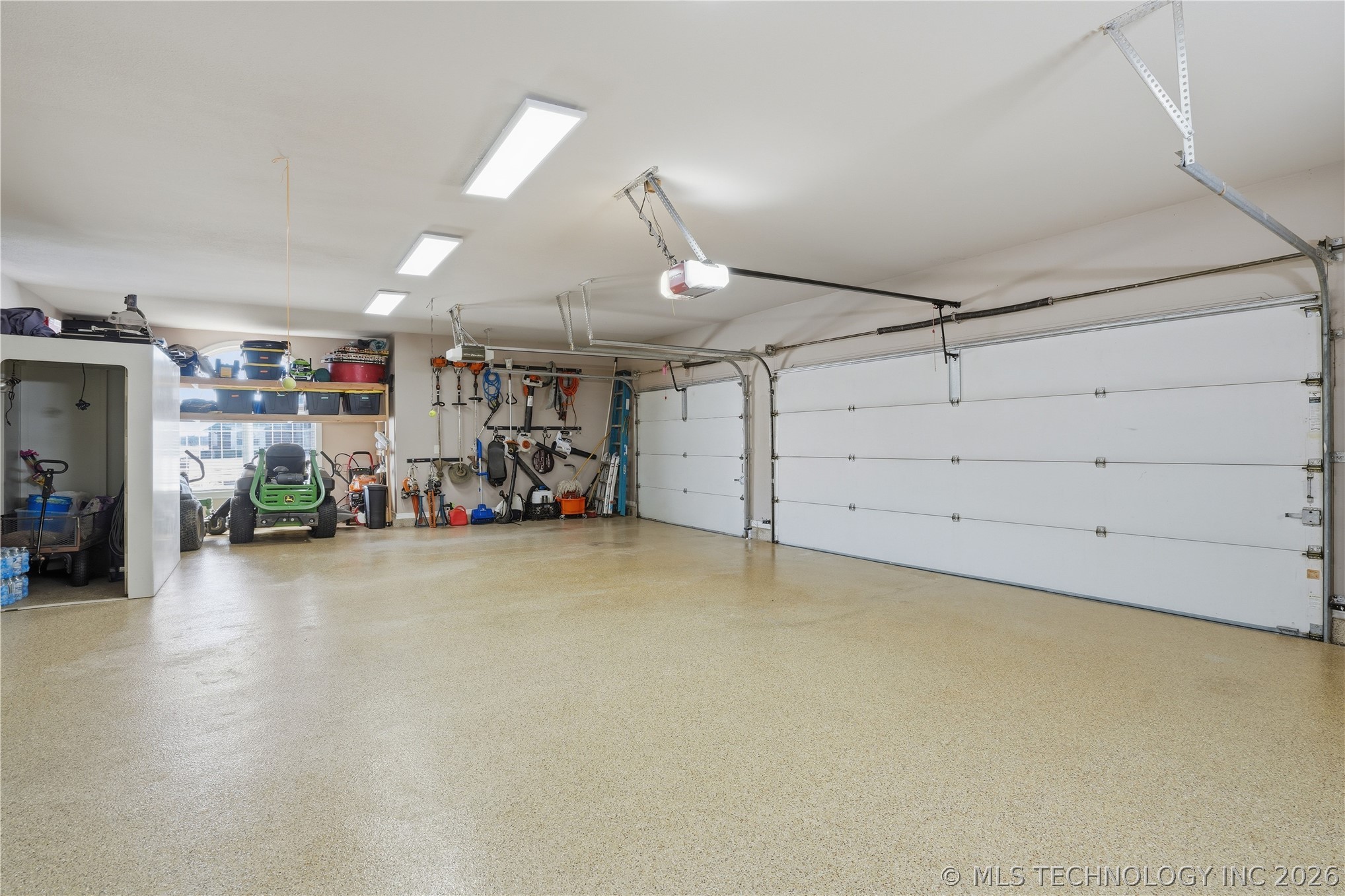 4210 Eagle Crest Property Photo 27