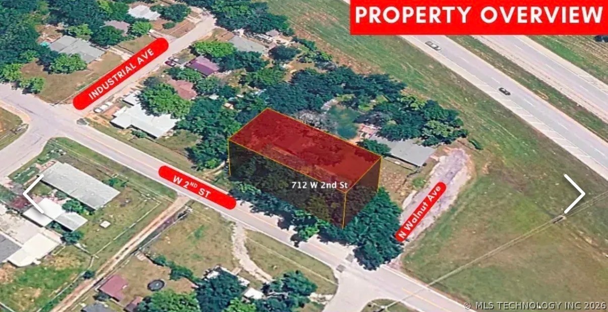 712 W 2nd Street Property Photo 3