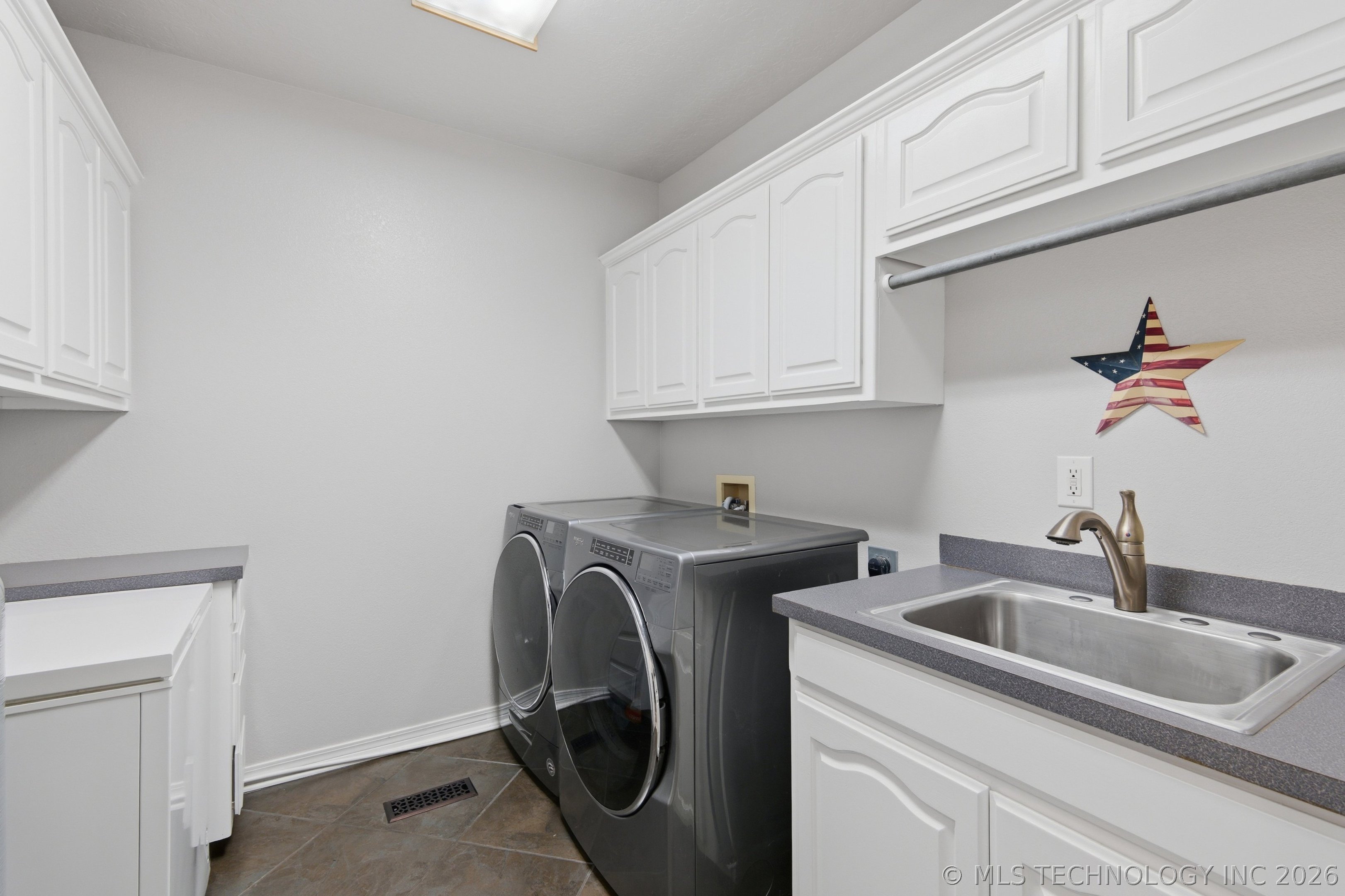3816 S Butternut Avenue Property Photo 19