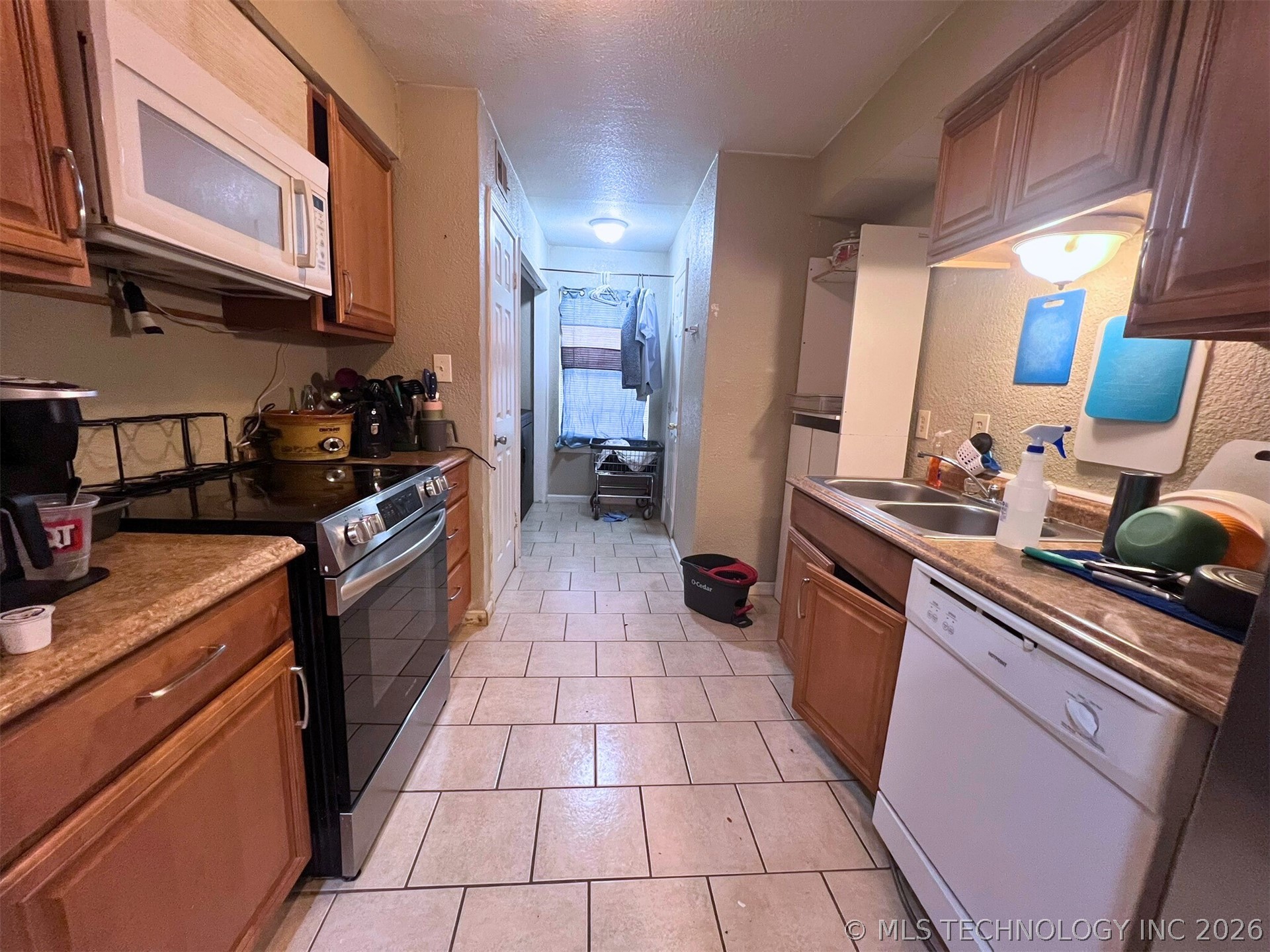 2211 E 66th Place S 807 Property Photo 6