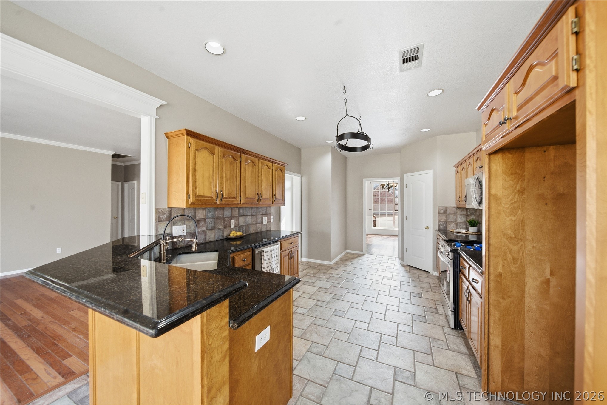 4408 W Elgin Street Property Photo 9