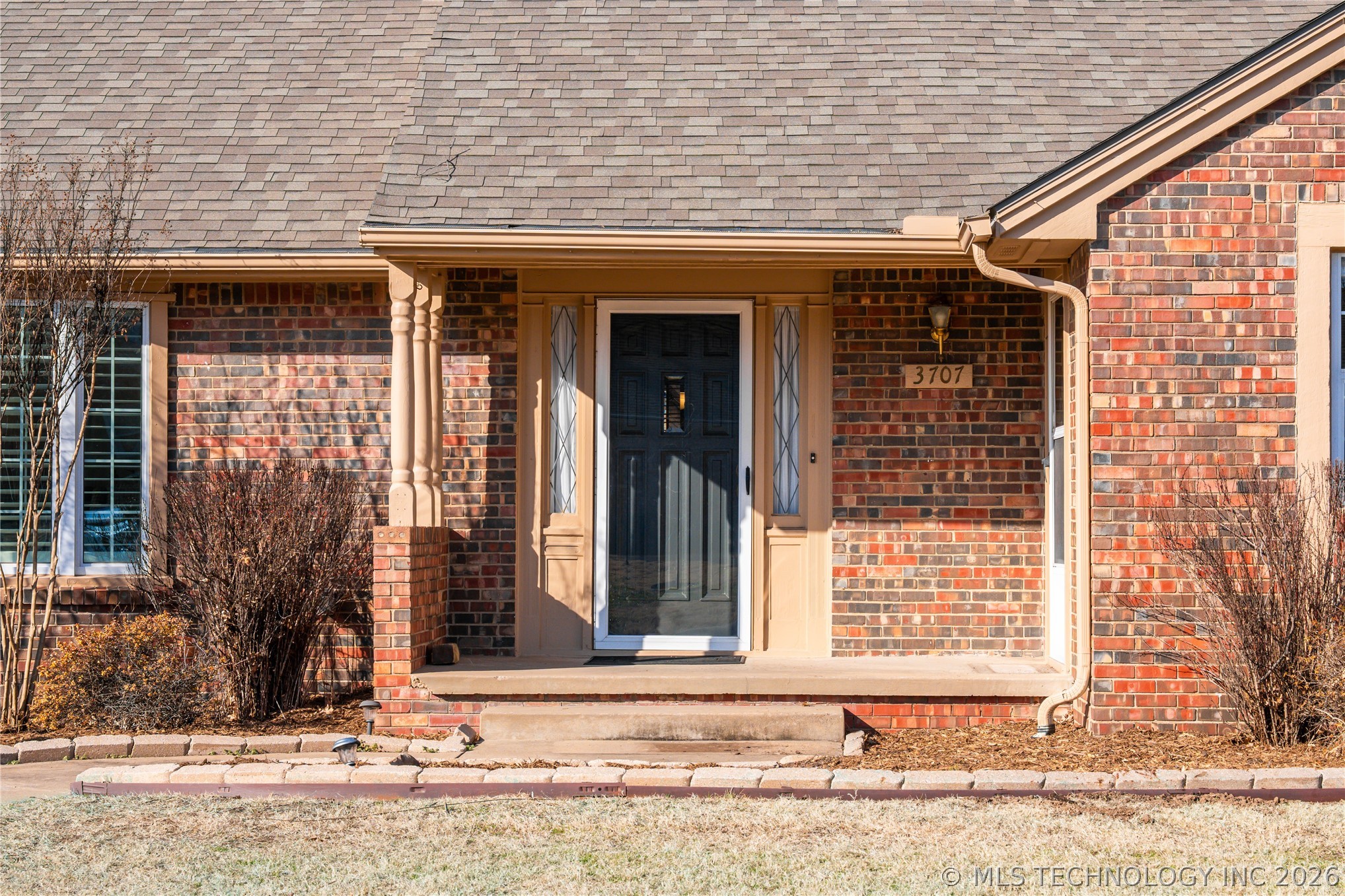 3707 E 47th Place Property Photo 2