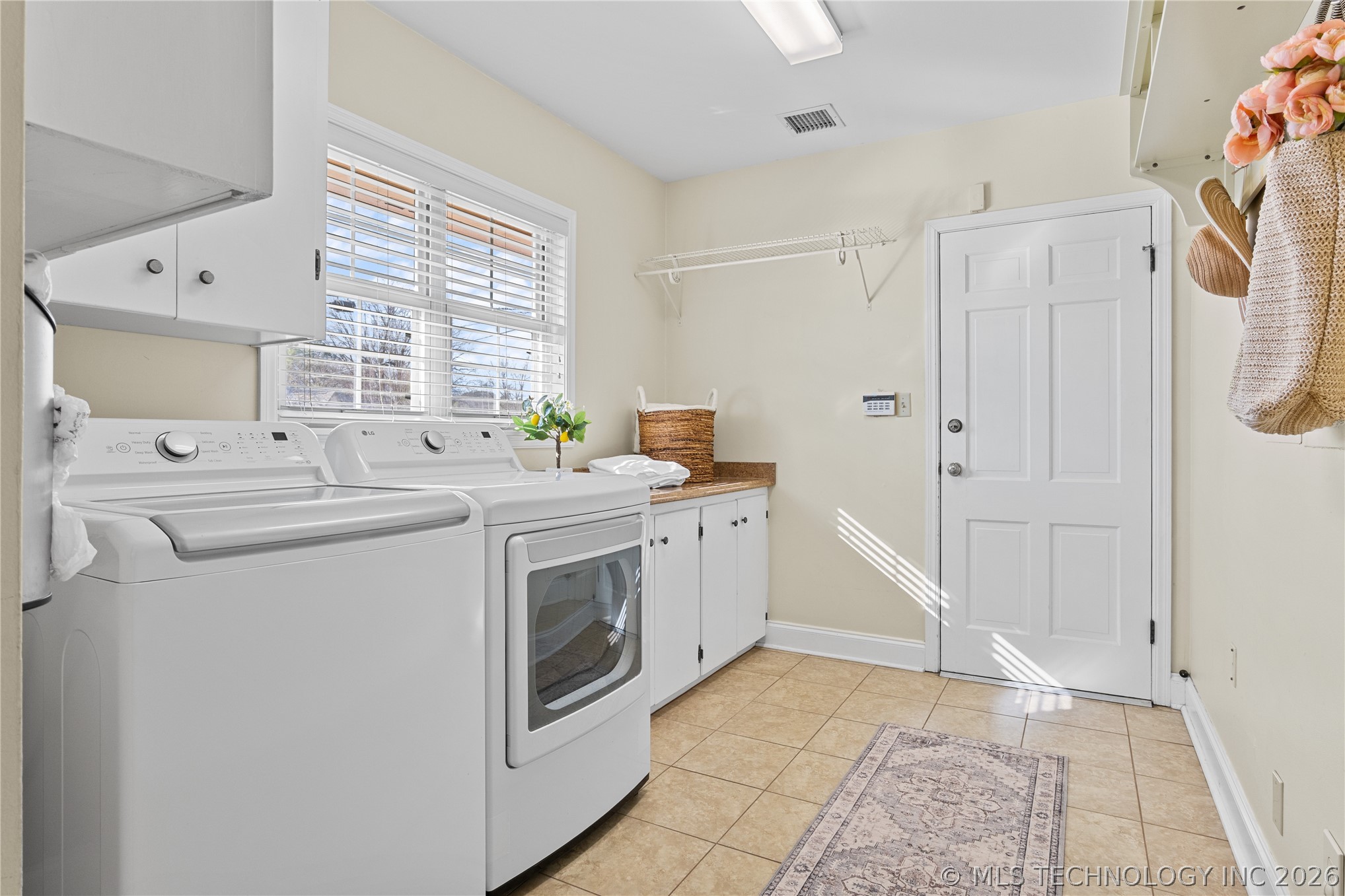 3707 E 47th Place Property Photo 33