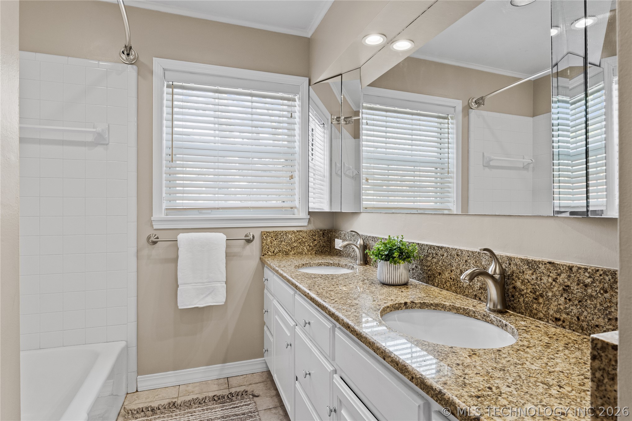 3707 E 47th Place Property Photo 46