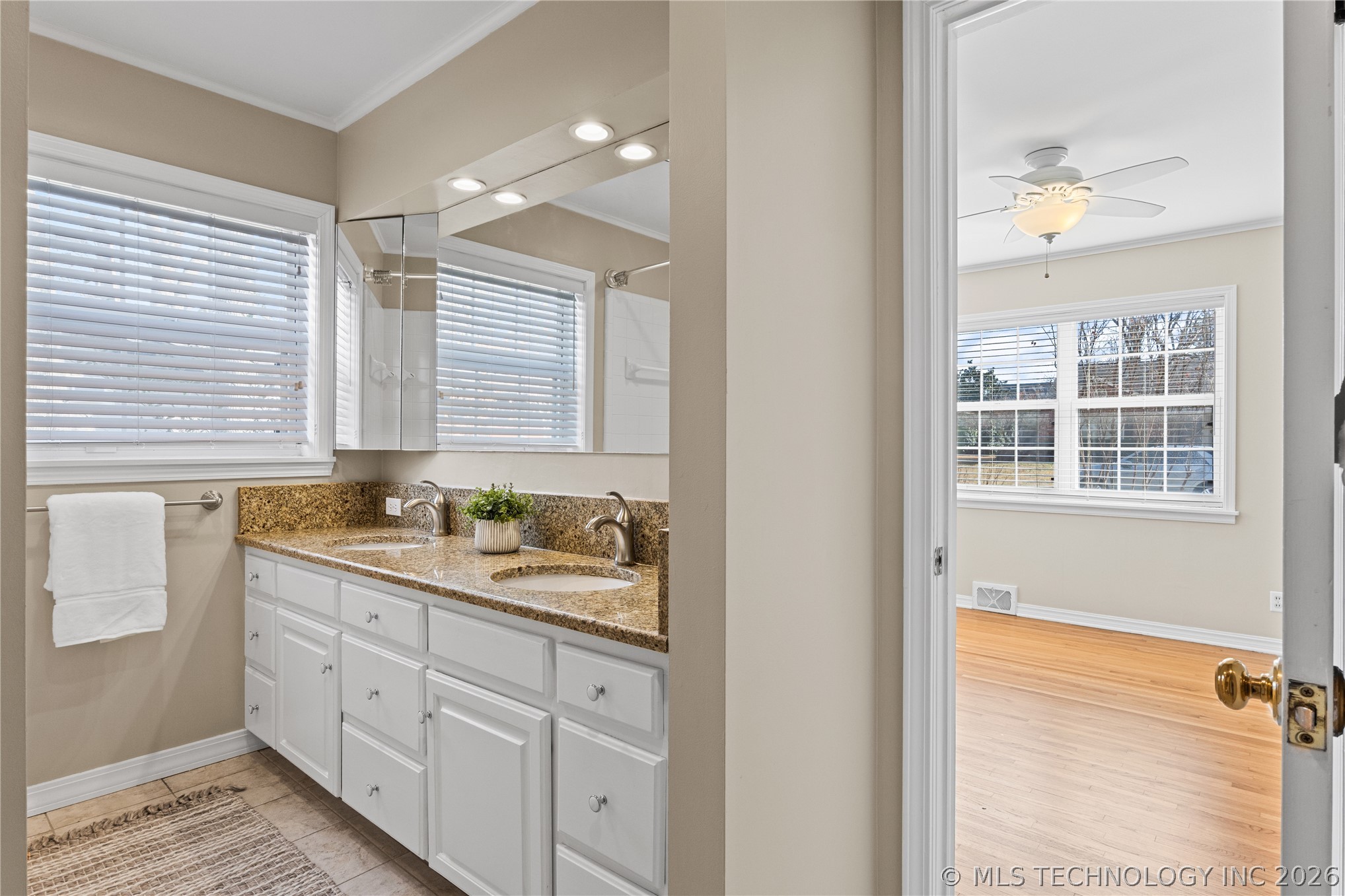 3707 E 47th Place Property Photo 47