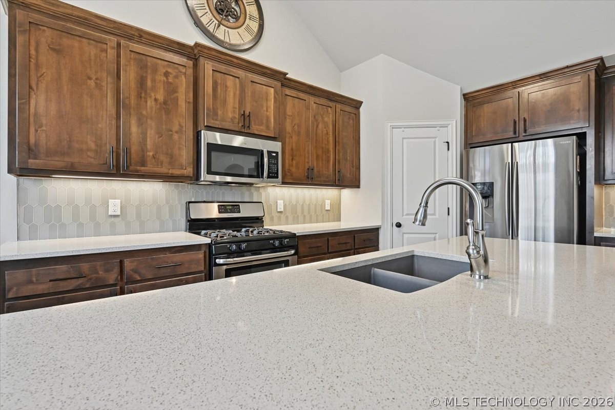 5433 Skylane Drive Property Photo 9