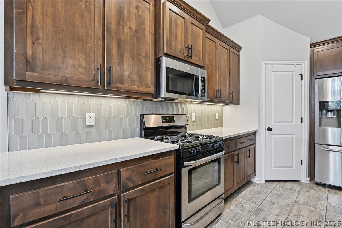 5433 Skylane Drive Property Photo 10