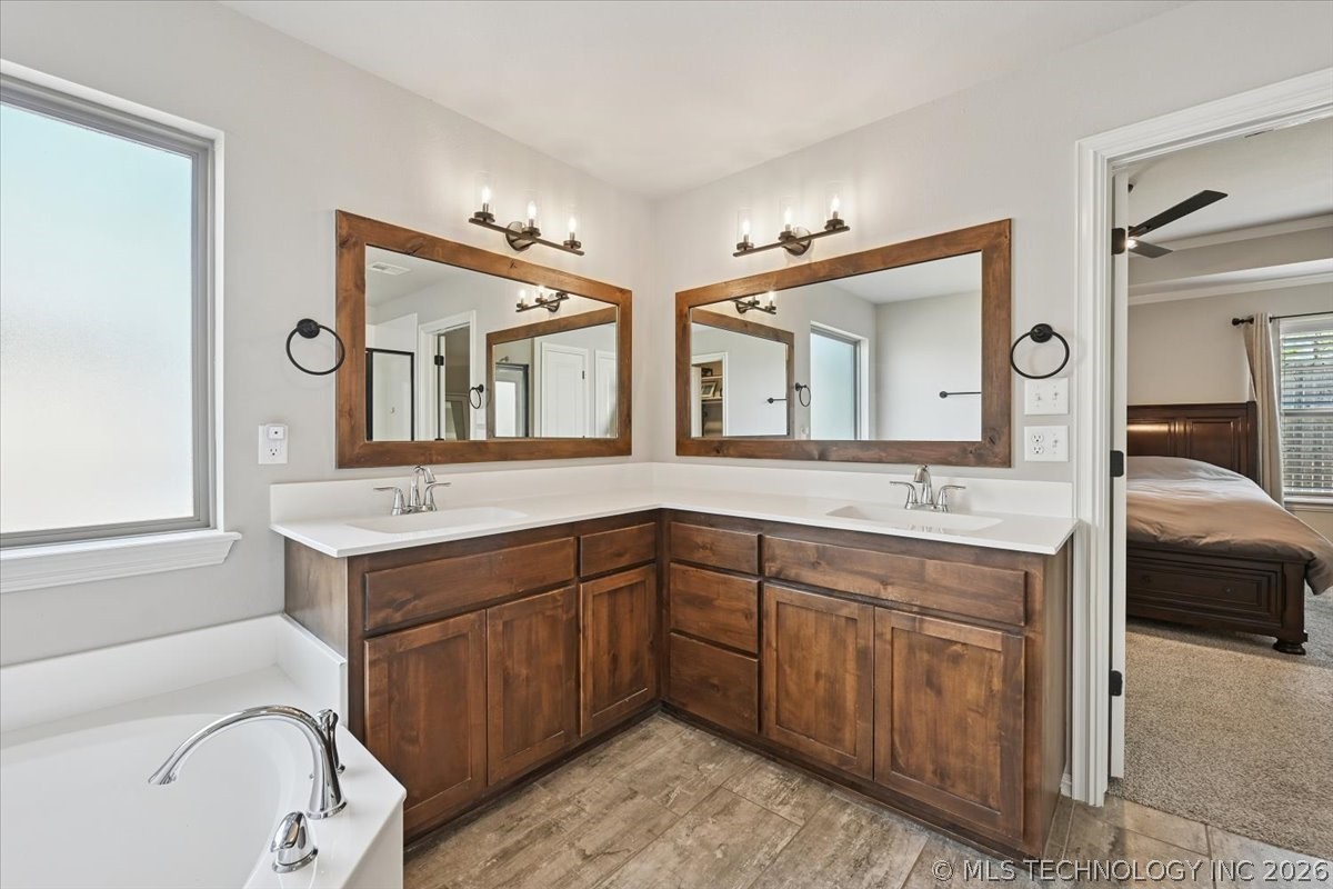 5433 Skylane Drive Property Photo 20