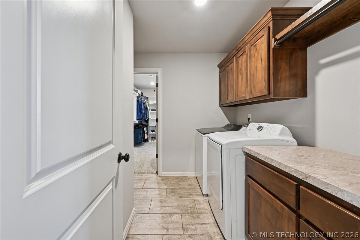 5433 Skylane Drive Property Photo 29