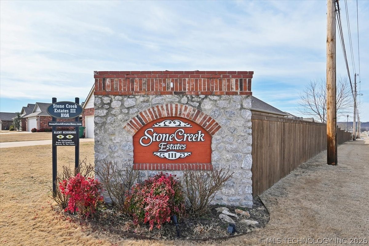 5433 Skylane Drive Property Photo 42