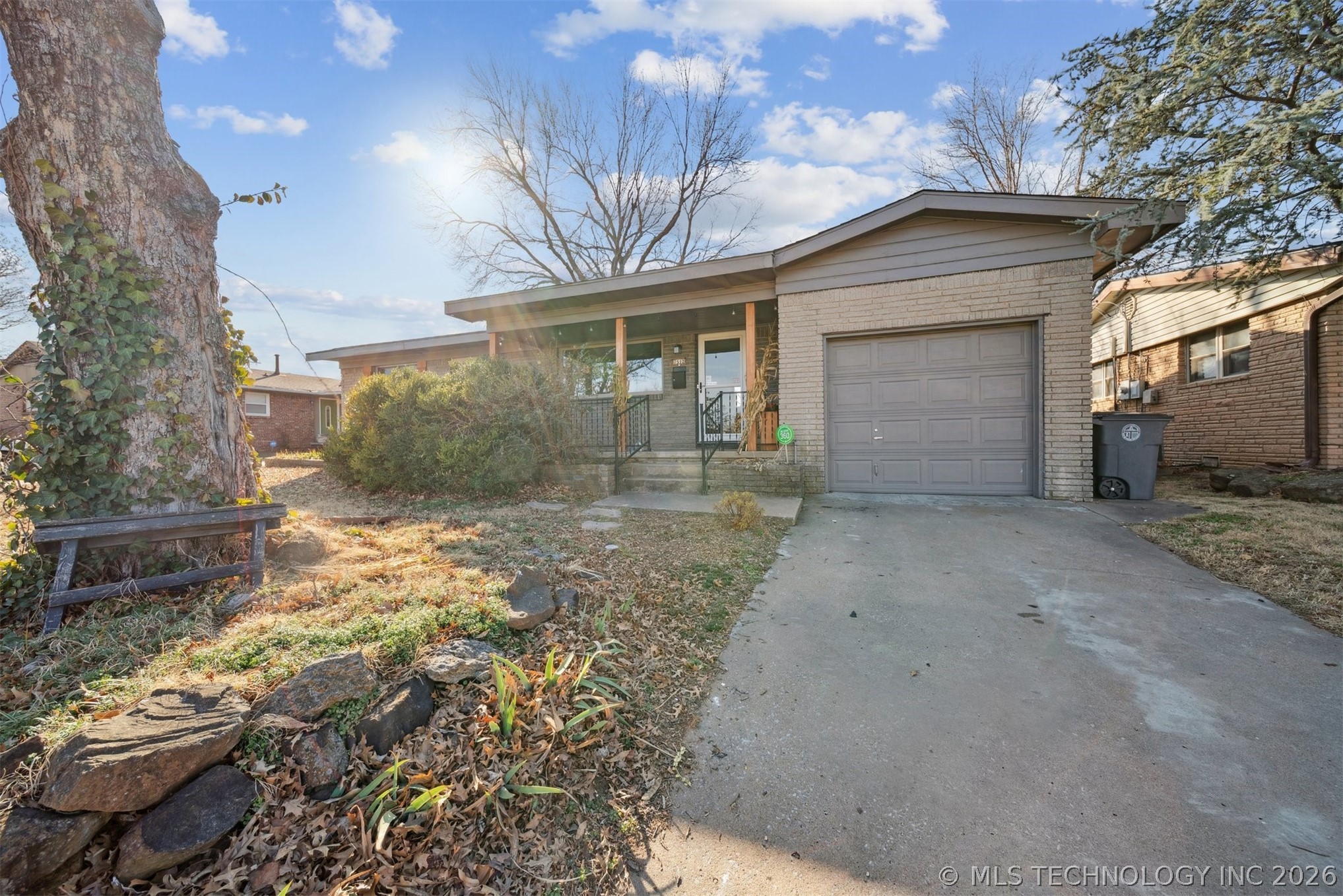 7512 E 22nd Place Property Photo 1